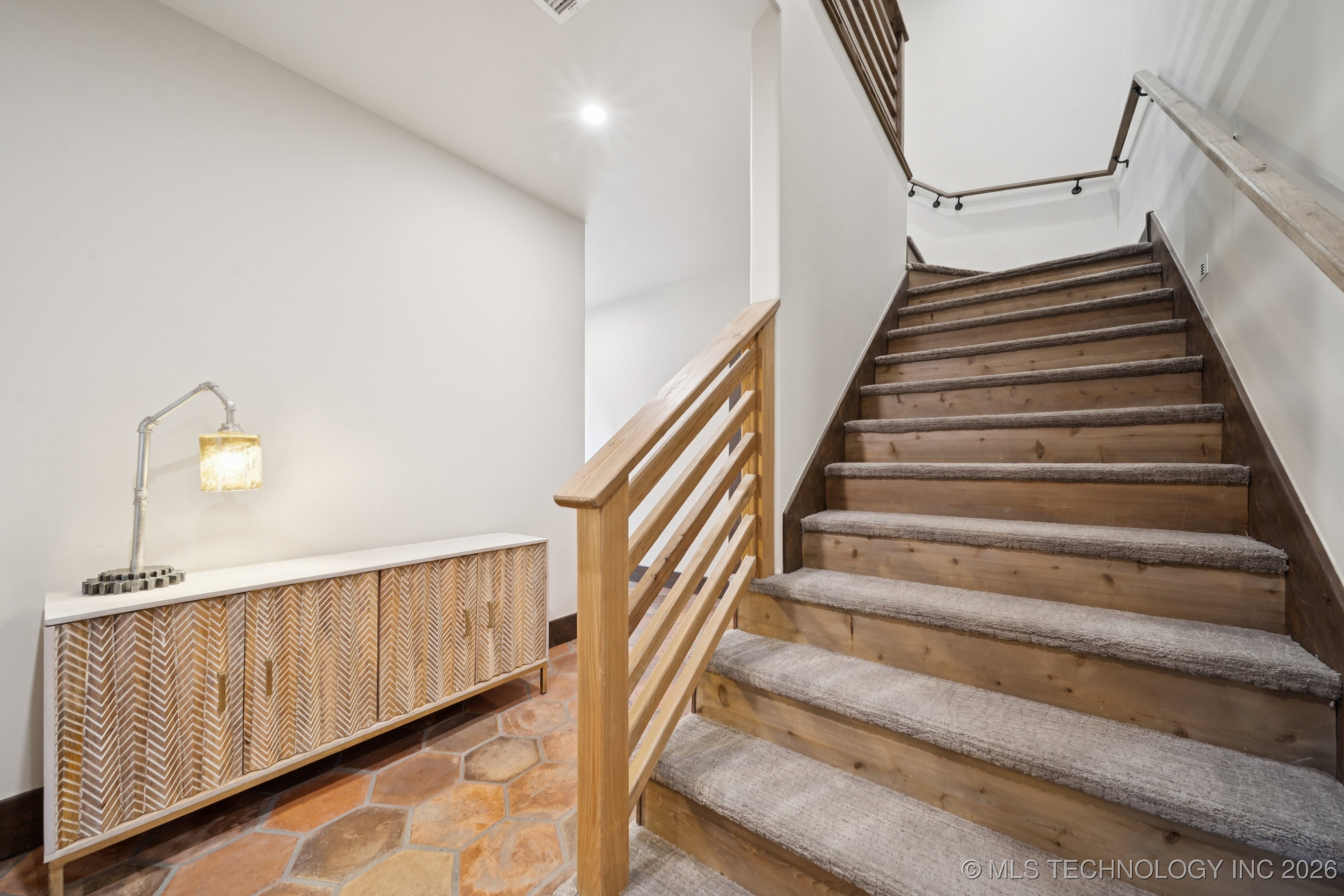 2869 E 72nd Street Property Photo 40