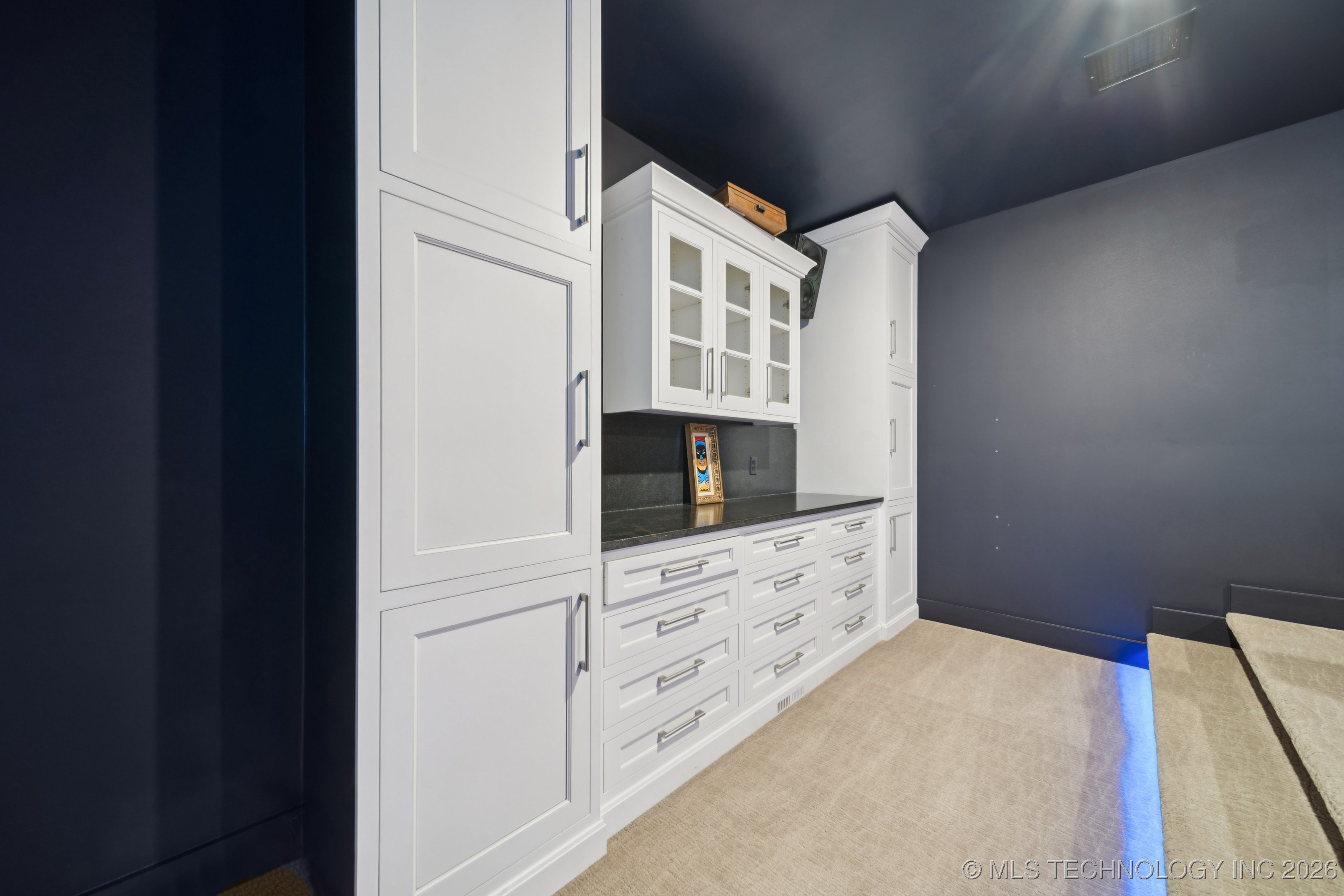 2869 E 72nd Street Property Photo 48