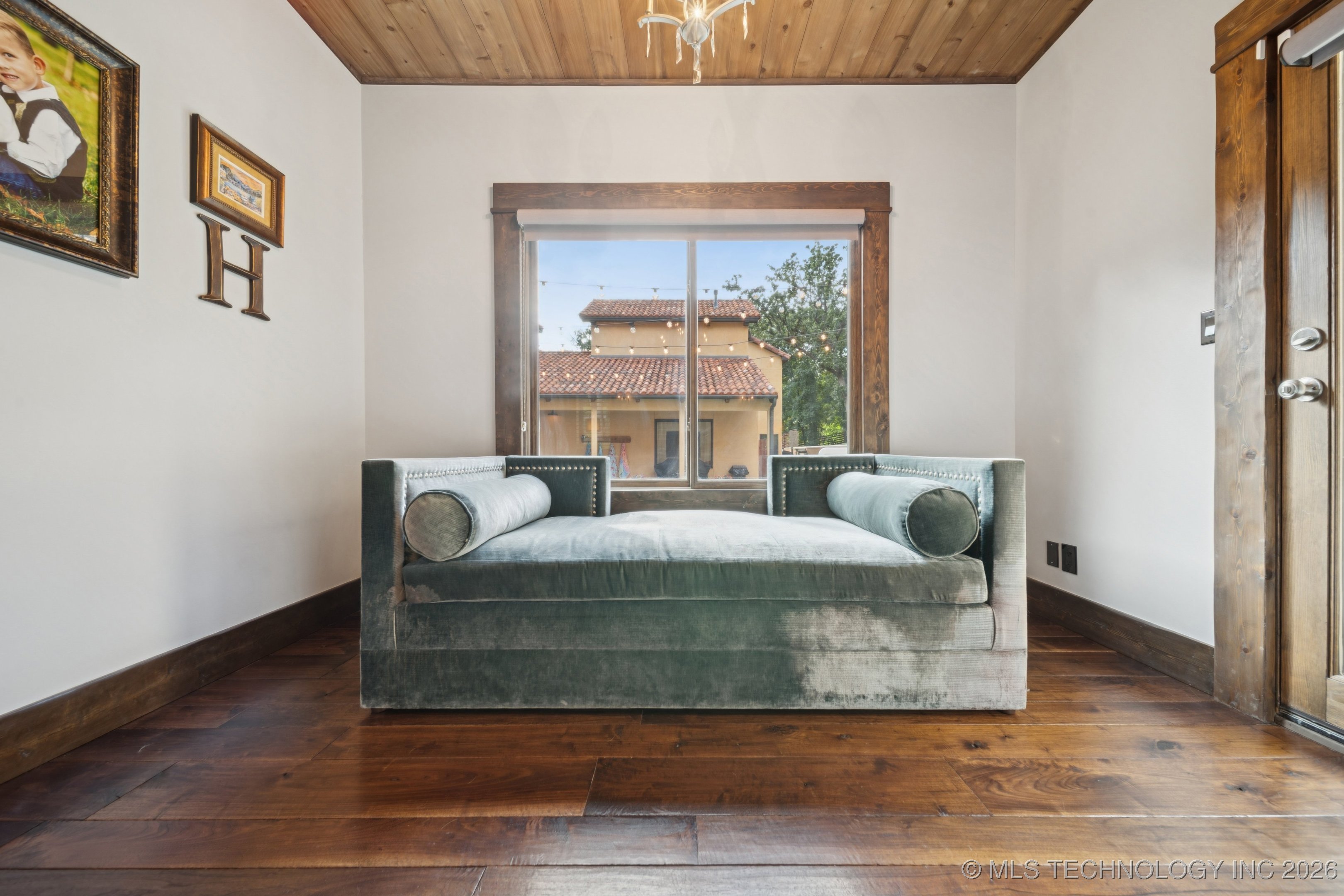 2869 E 72nd Street Property Photo 54