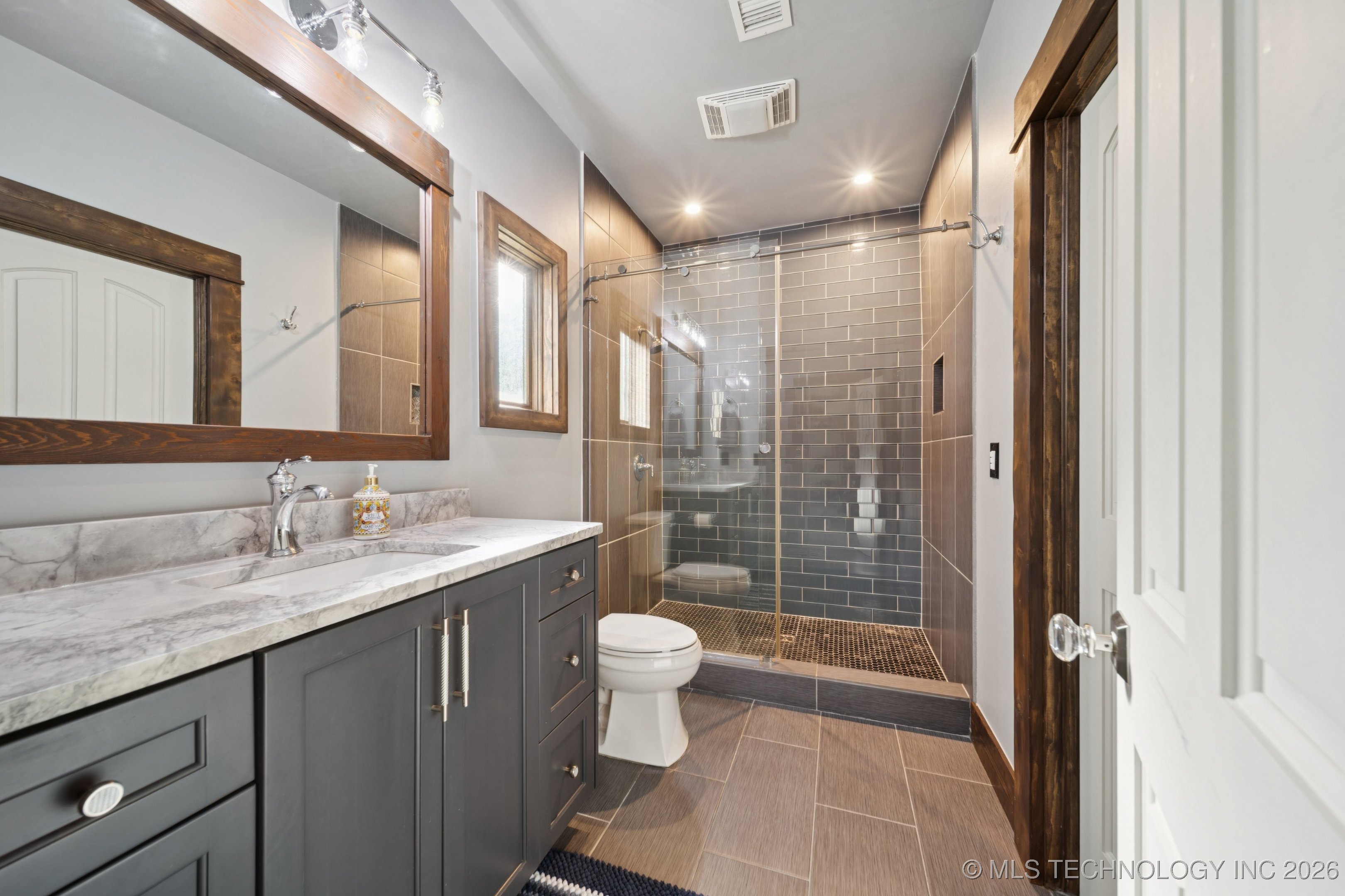 2869 E 72nd Street Property Photo 66