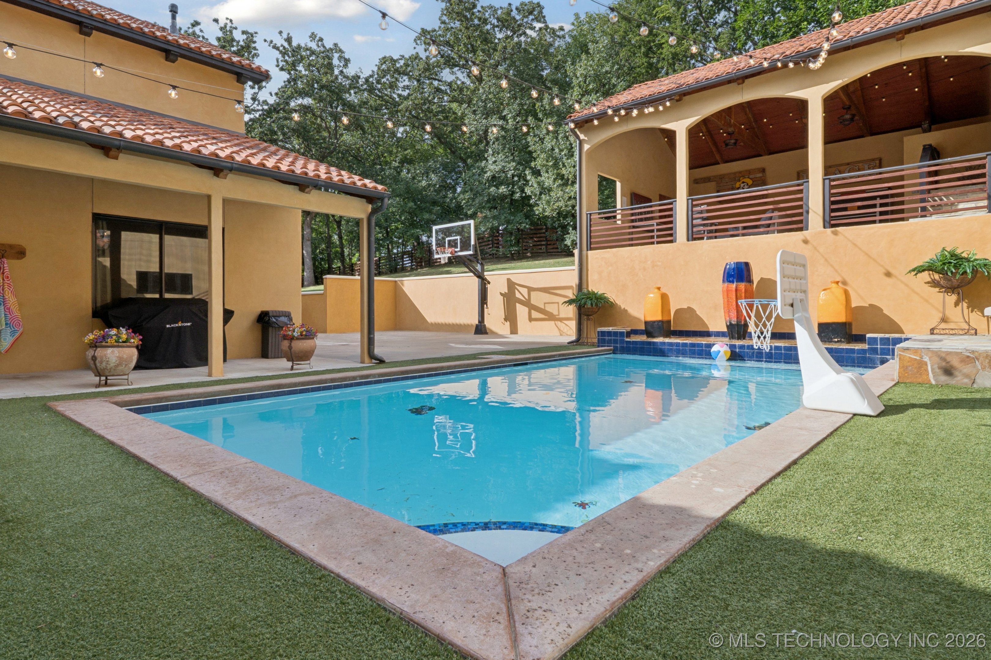 2869 E 72nd Street Property Photo 77