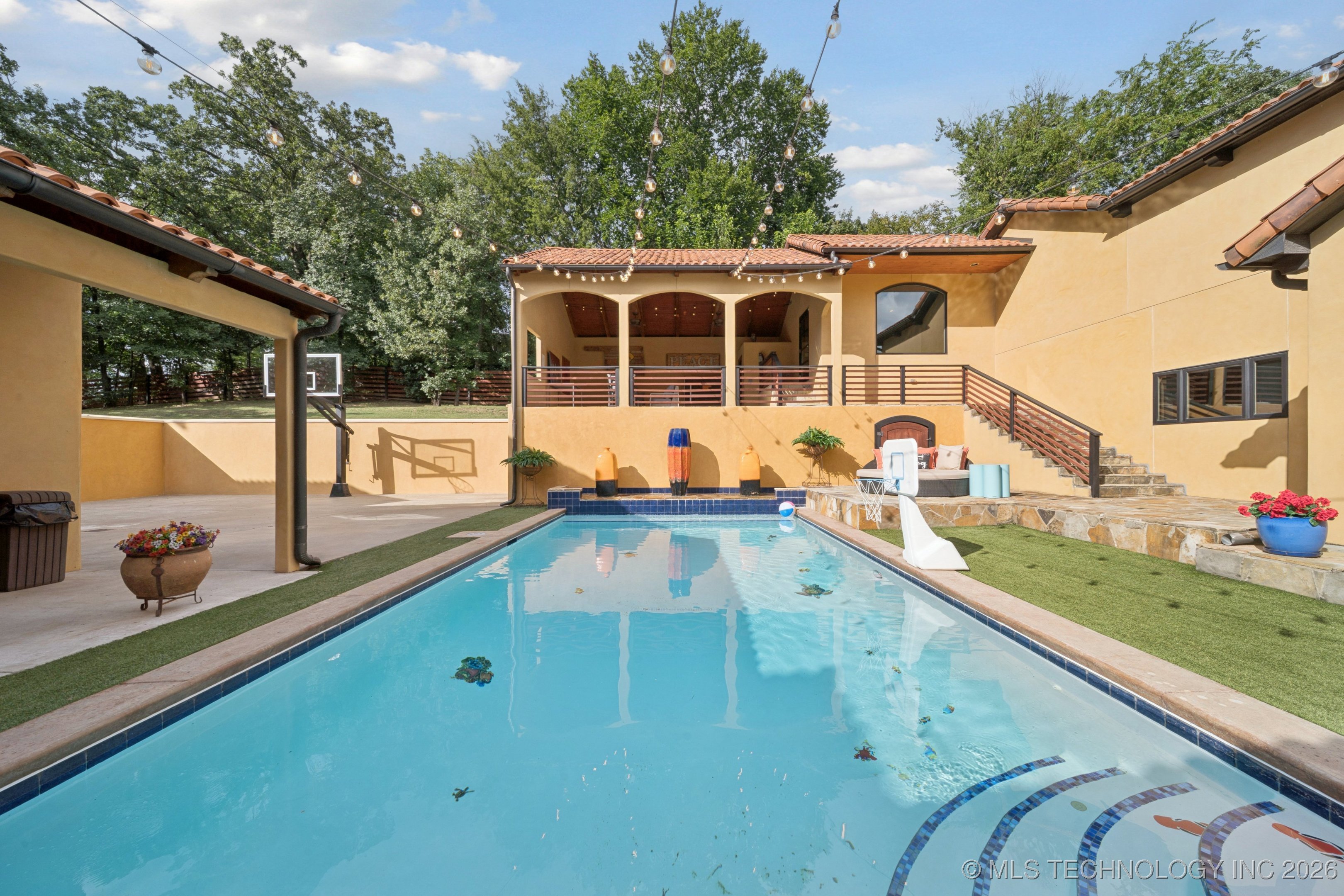 2869 E 72nd Street Property Photo 80