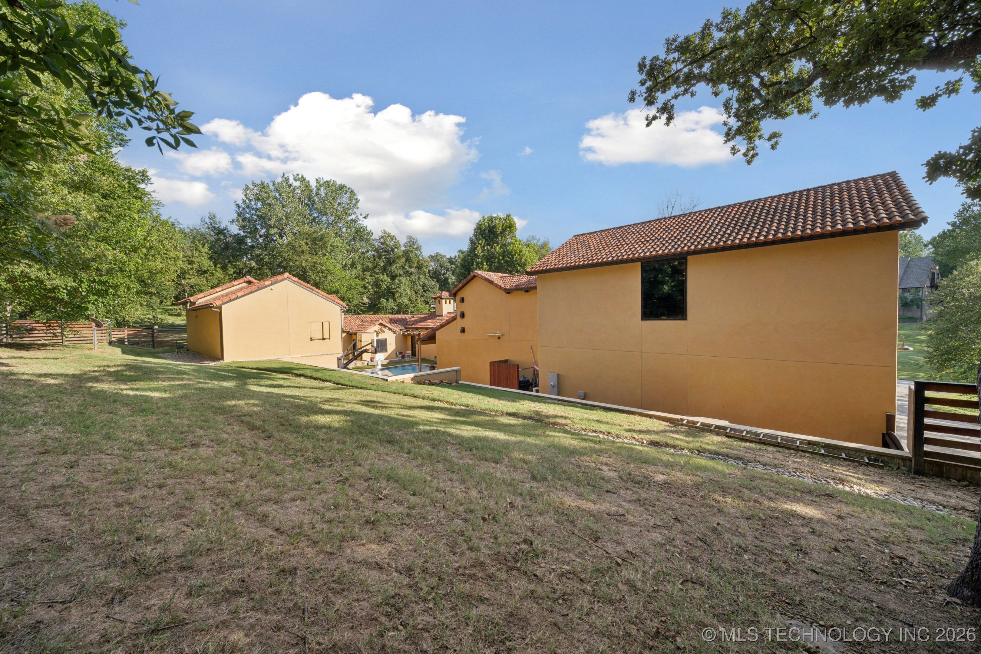 2869 E 72nd Street Property Photo 82