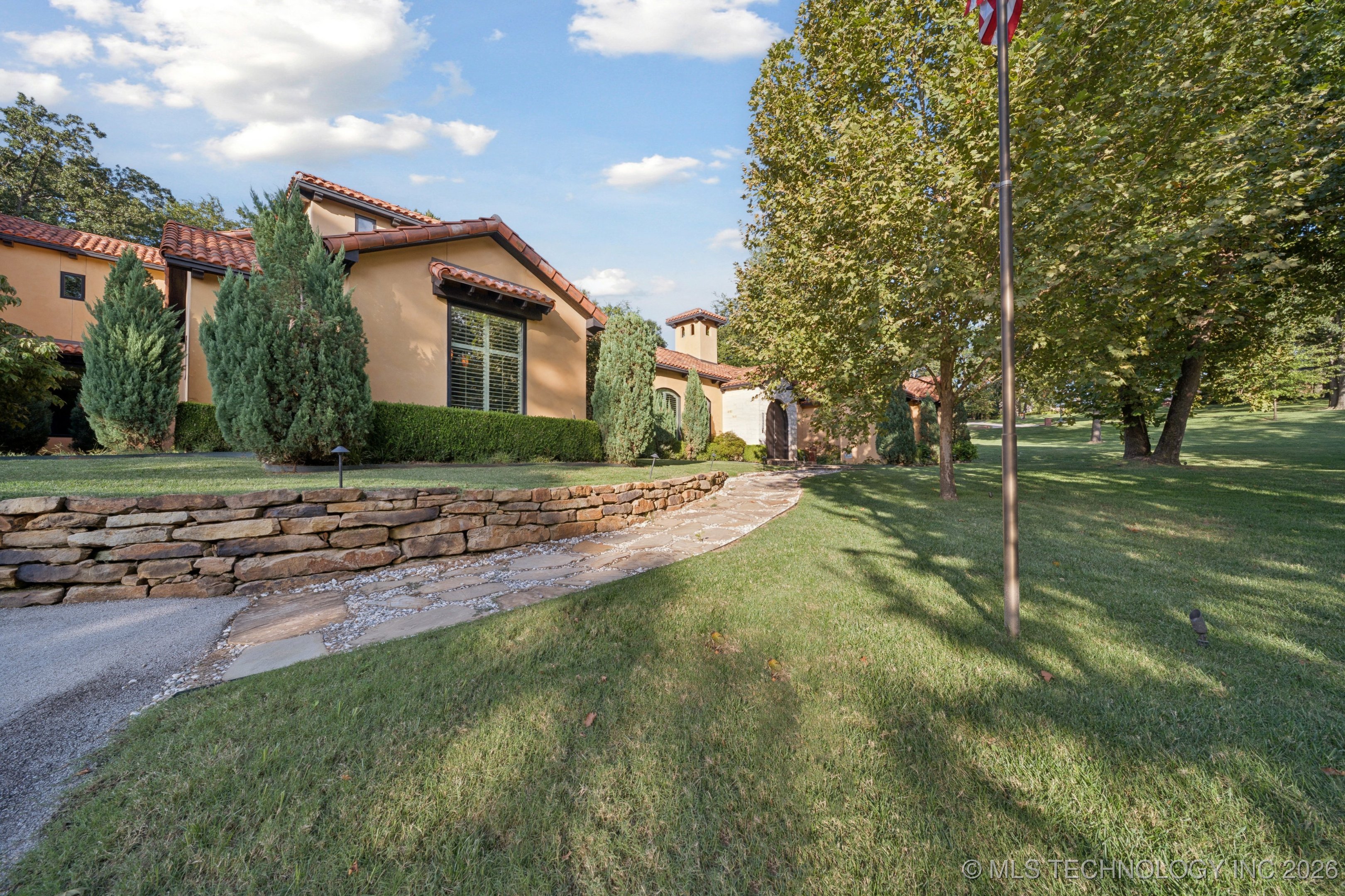 2869 E 72nd Street Property Photo 86