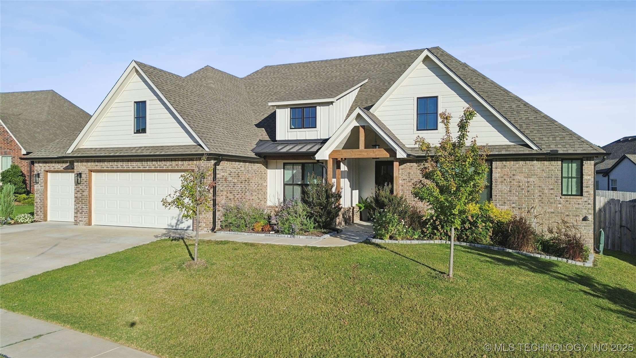 407 N 84th Place Property Photo 1