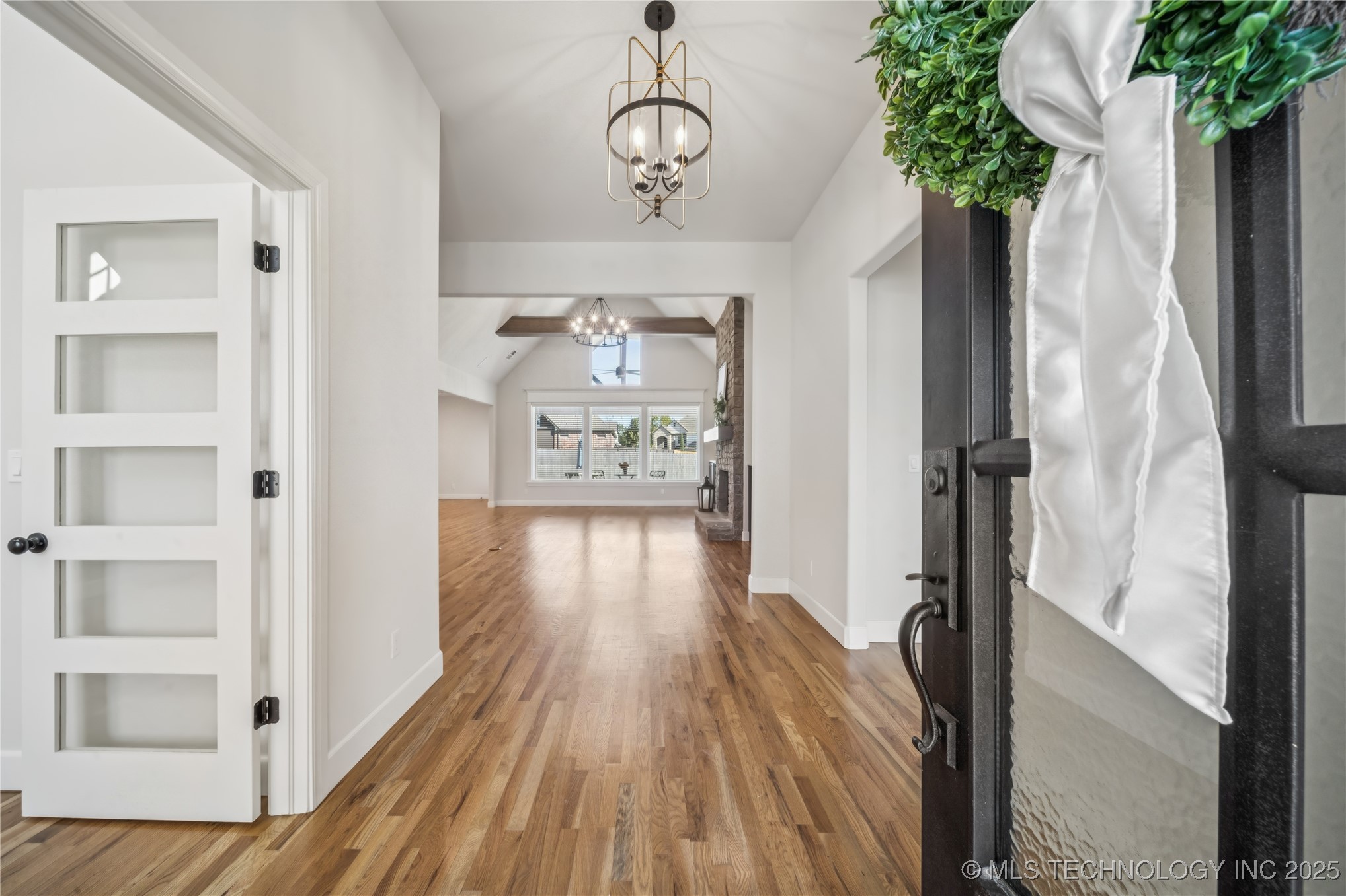 407 N 84th Place Property Photo 2