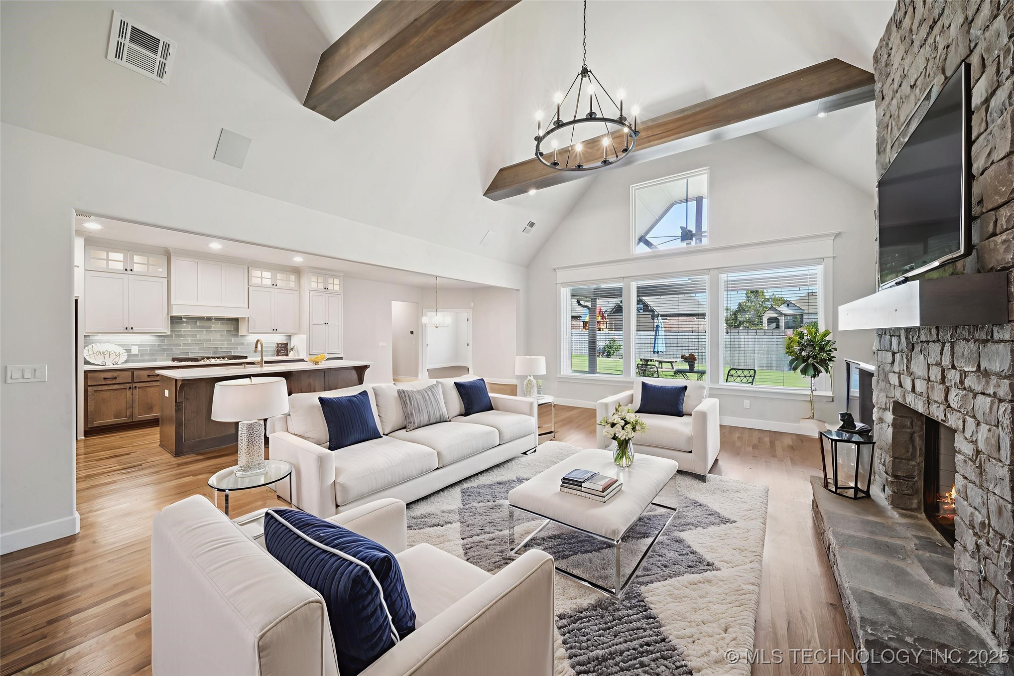 407 N 84th Place Property Photo 3