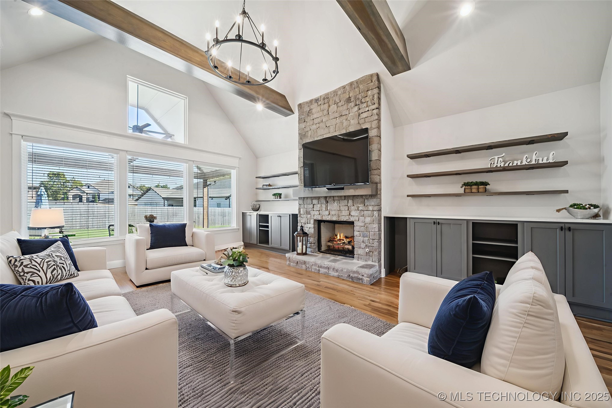 407 N 84th Place Property Photo 4