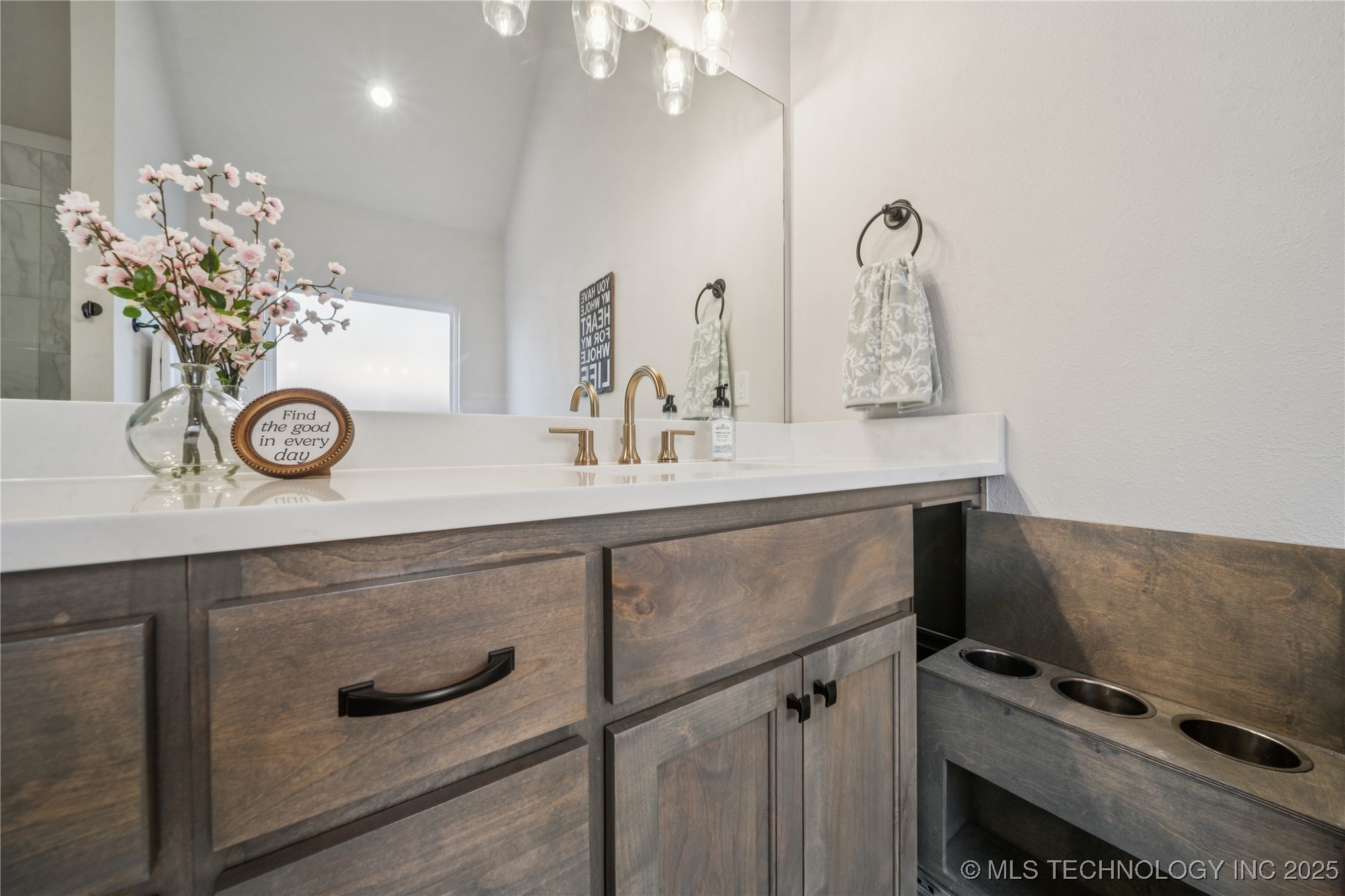 407 N 84th Place Property Photo 14