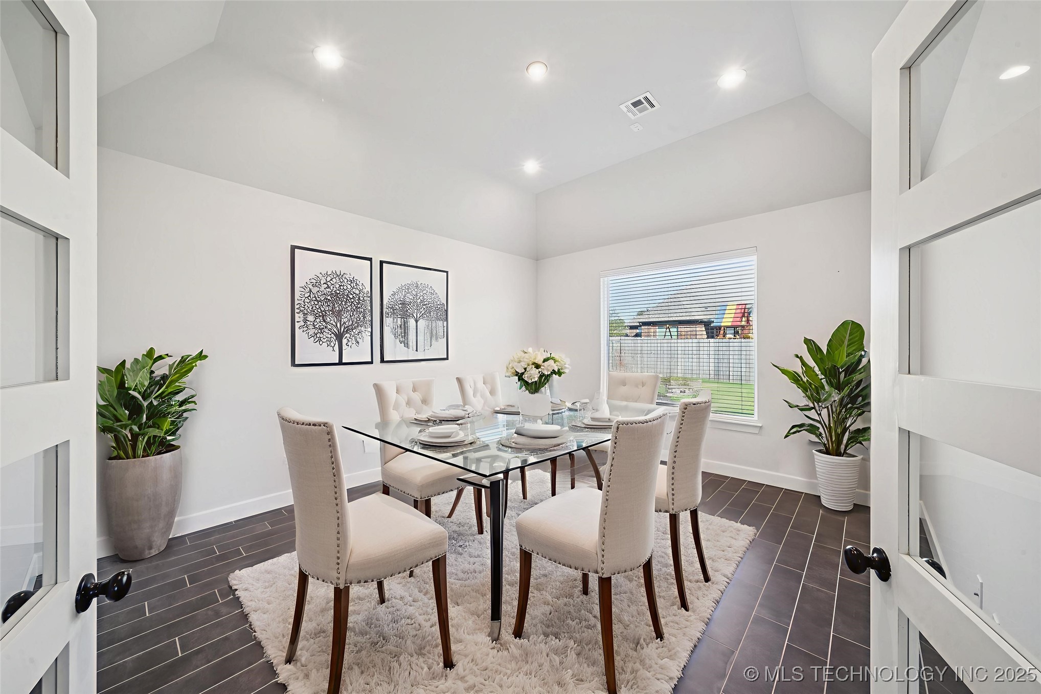 407 N 84th Place Property Photo 16