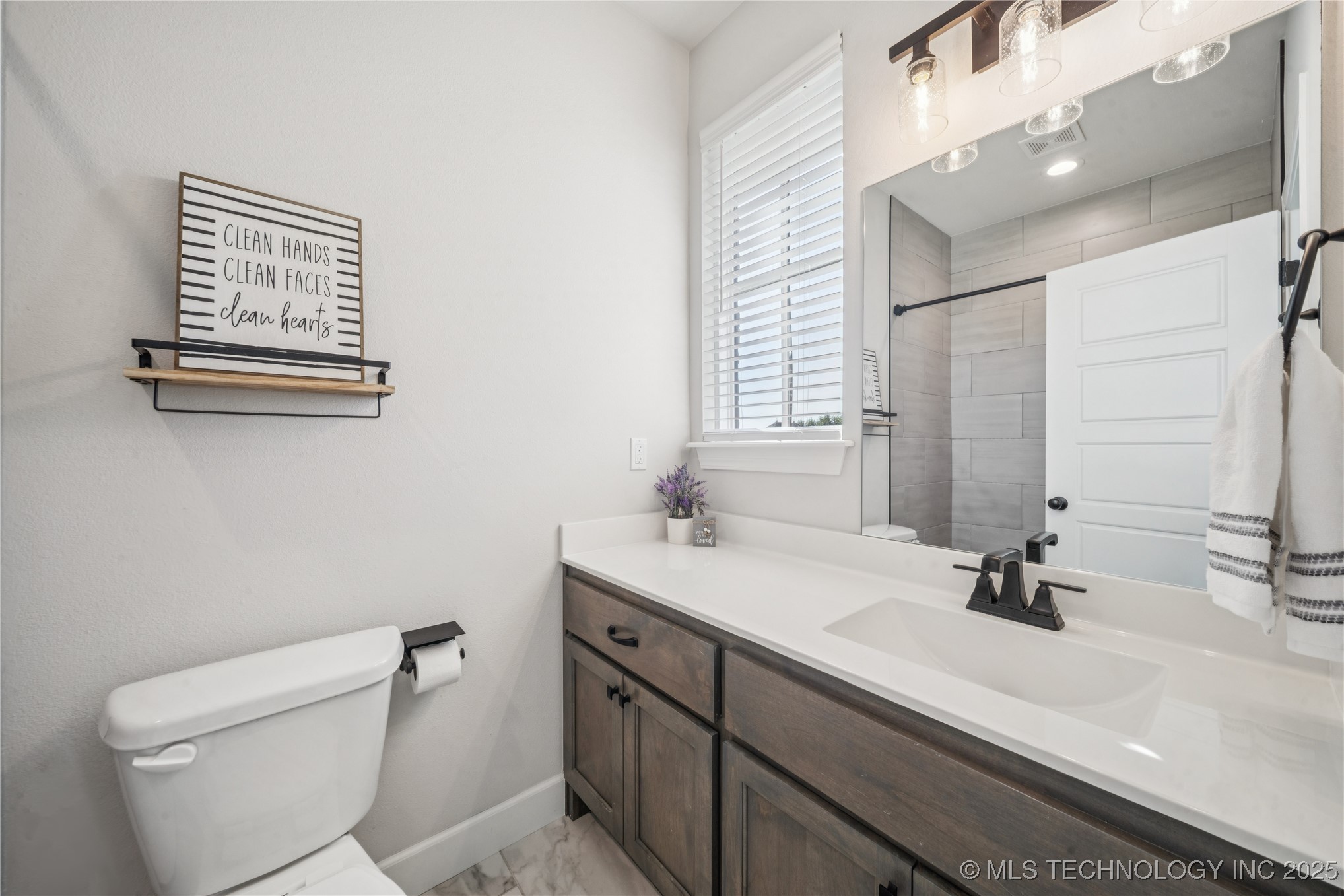 407 N 84th Place Property Photo 20