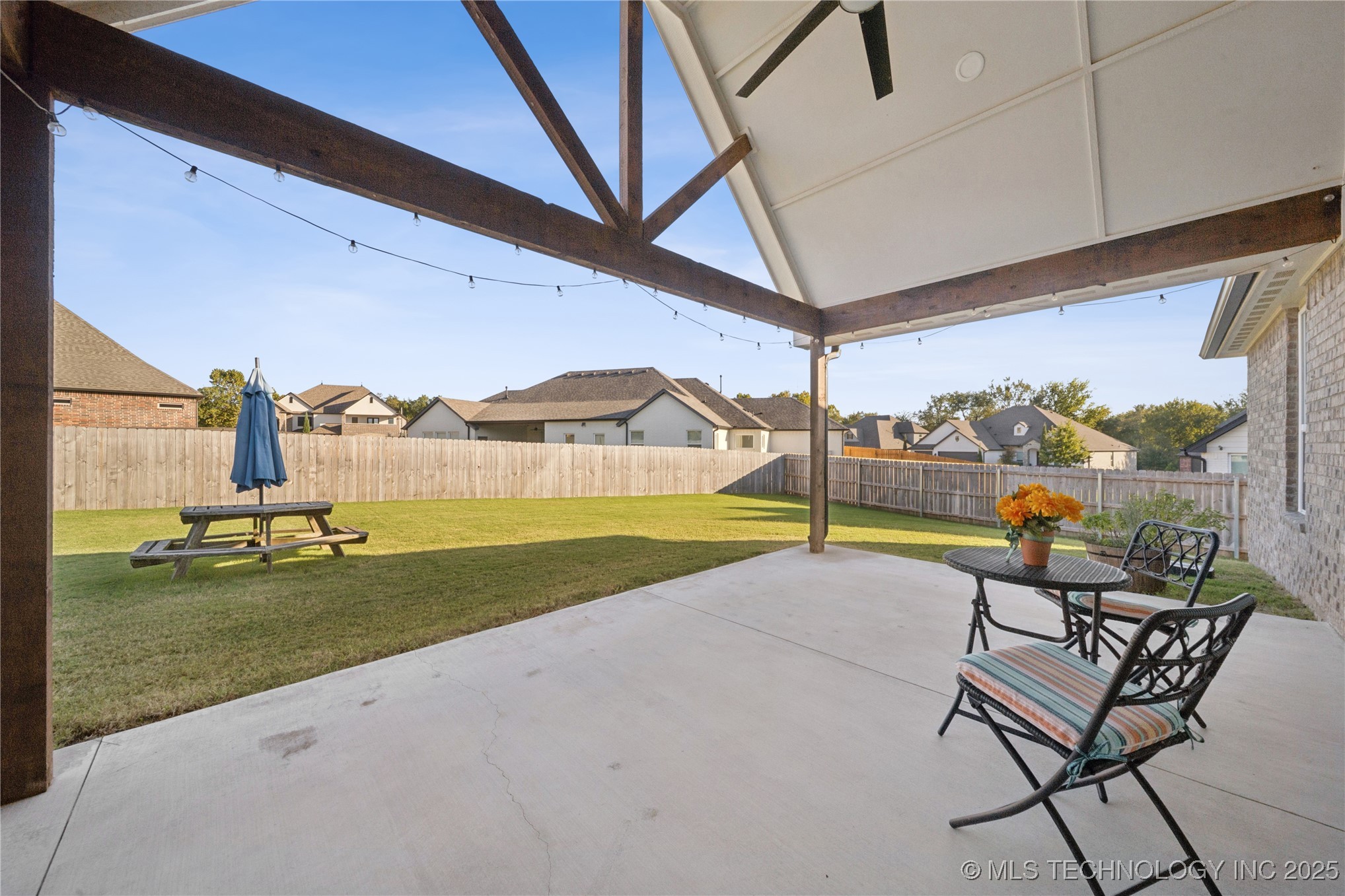 407 N 84th Place Property Photo 26