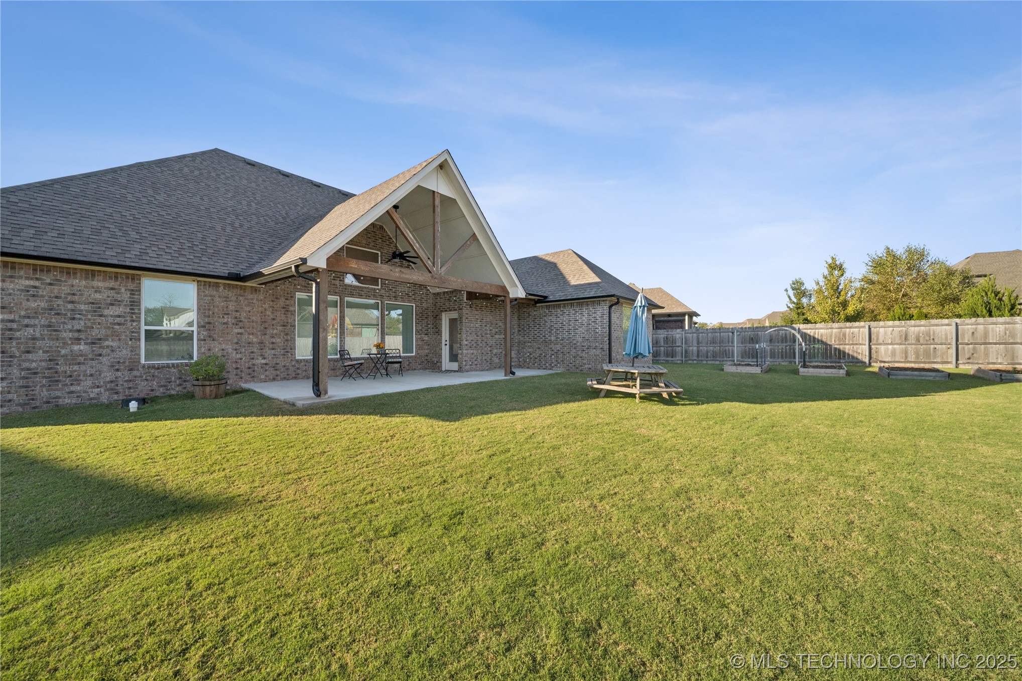 407 N 84th Place Property Photo 54