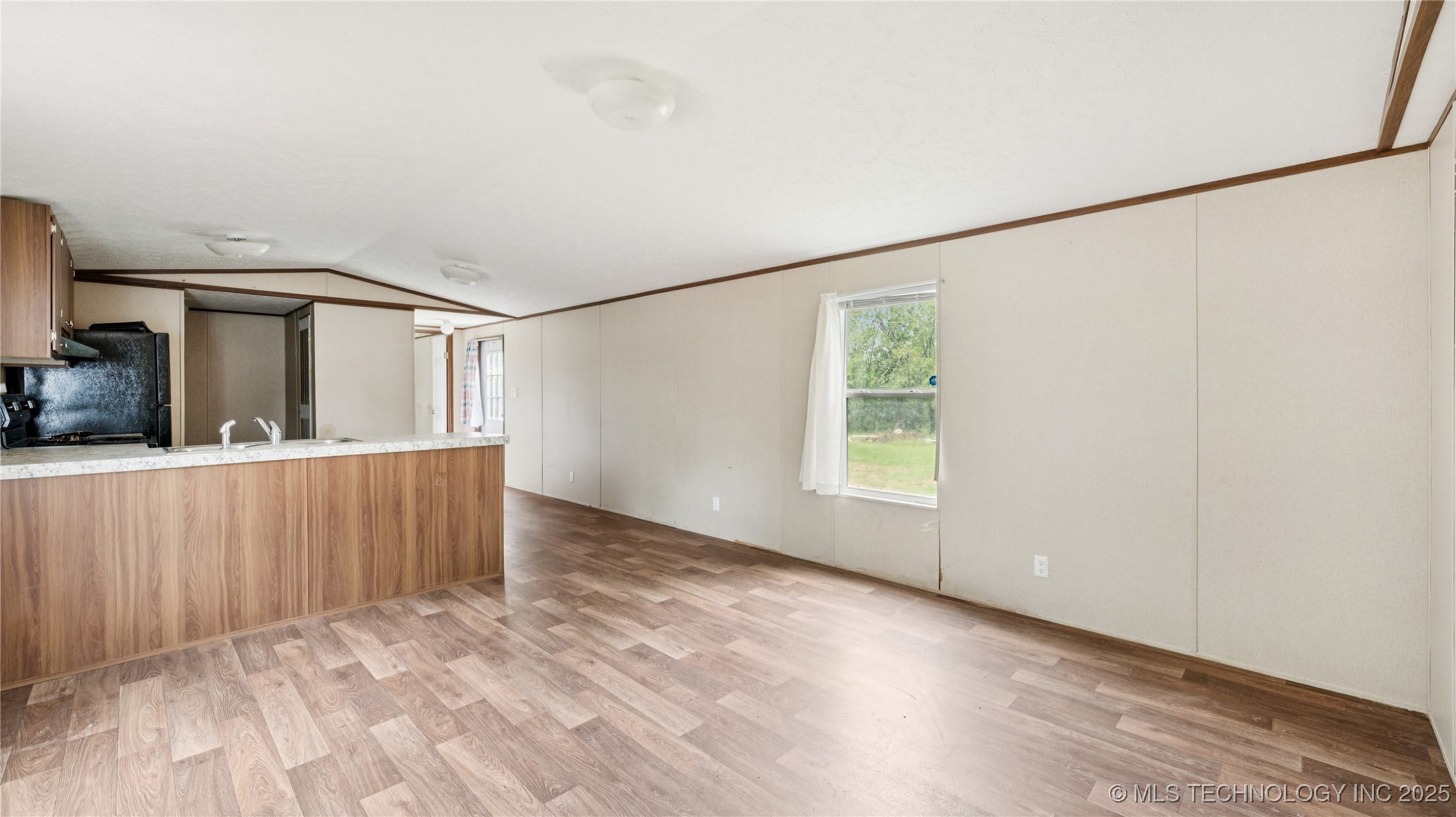 446 S Elm Street Property Photo 7