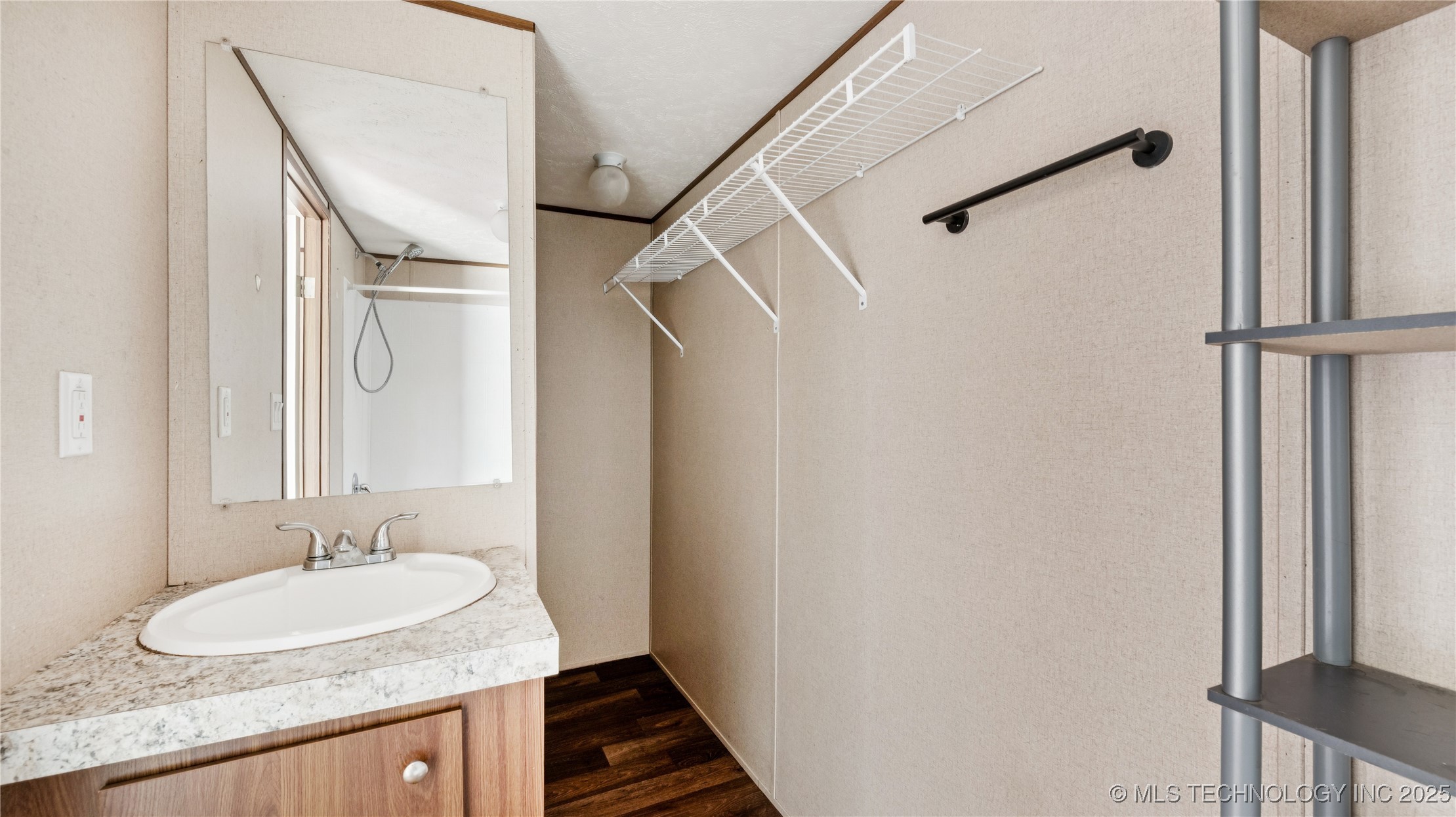 446 S Elm Street Property Photo 14