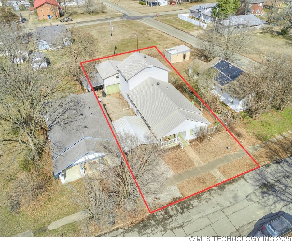 1123 E 9th Street Property Photo 1