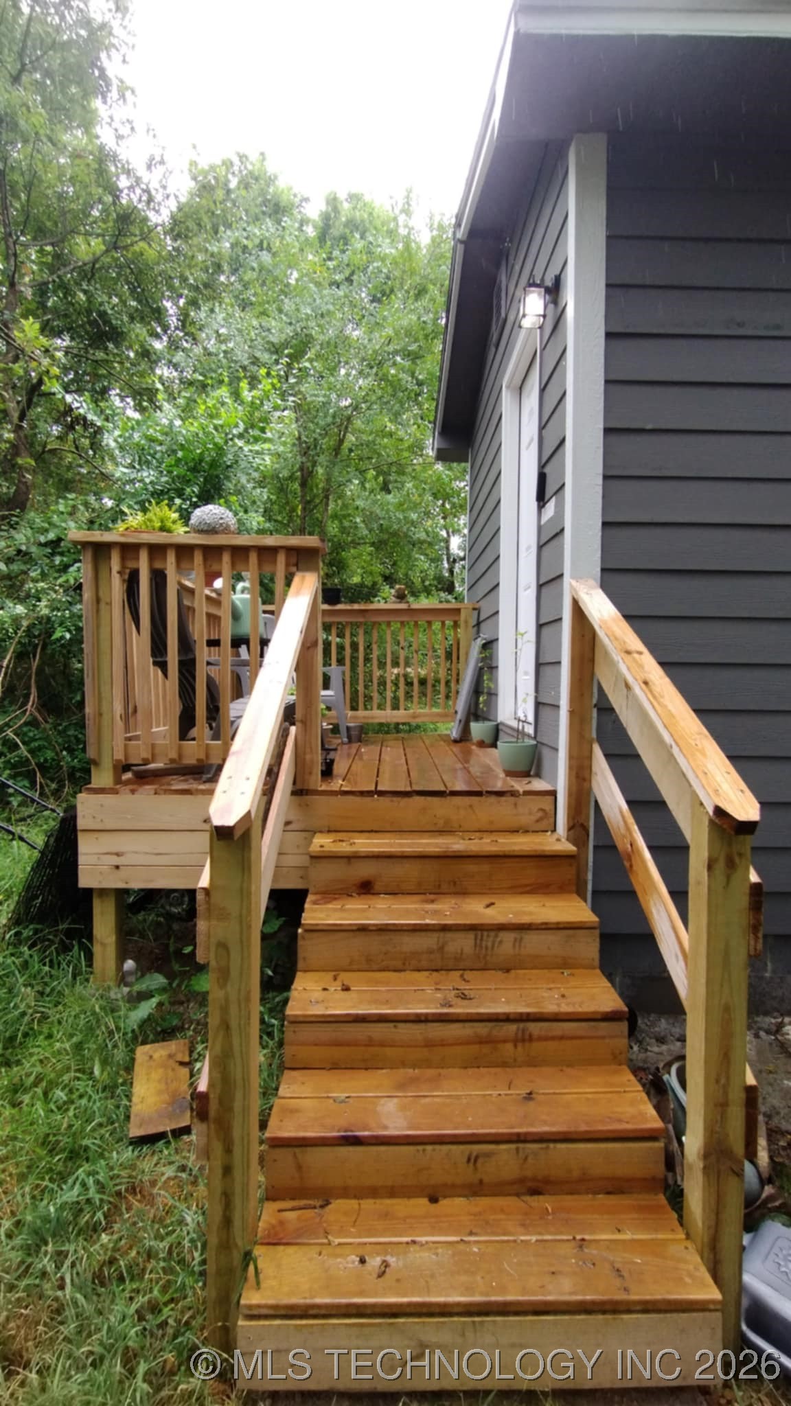 303 S Bluff Property Photo 5