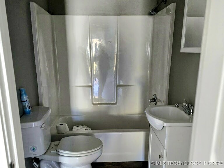 303 S Bluff Property Photo 11