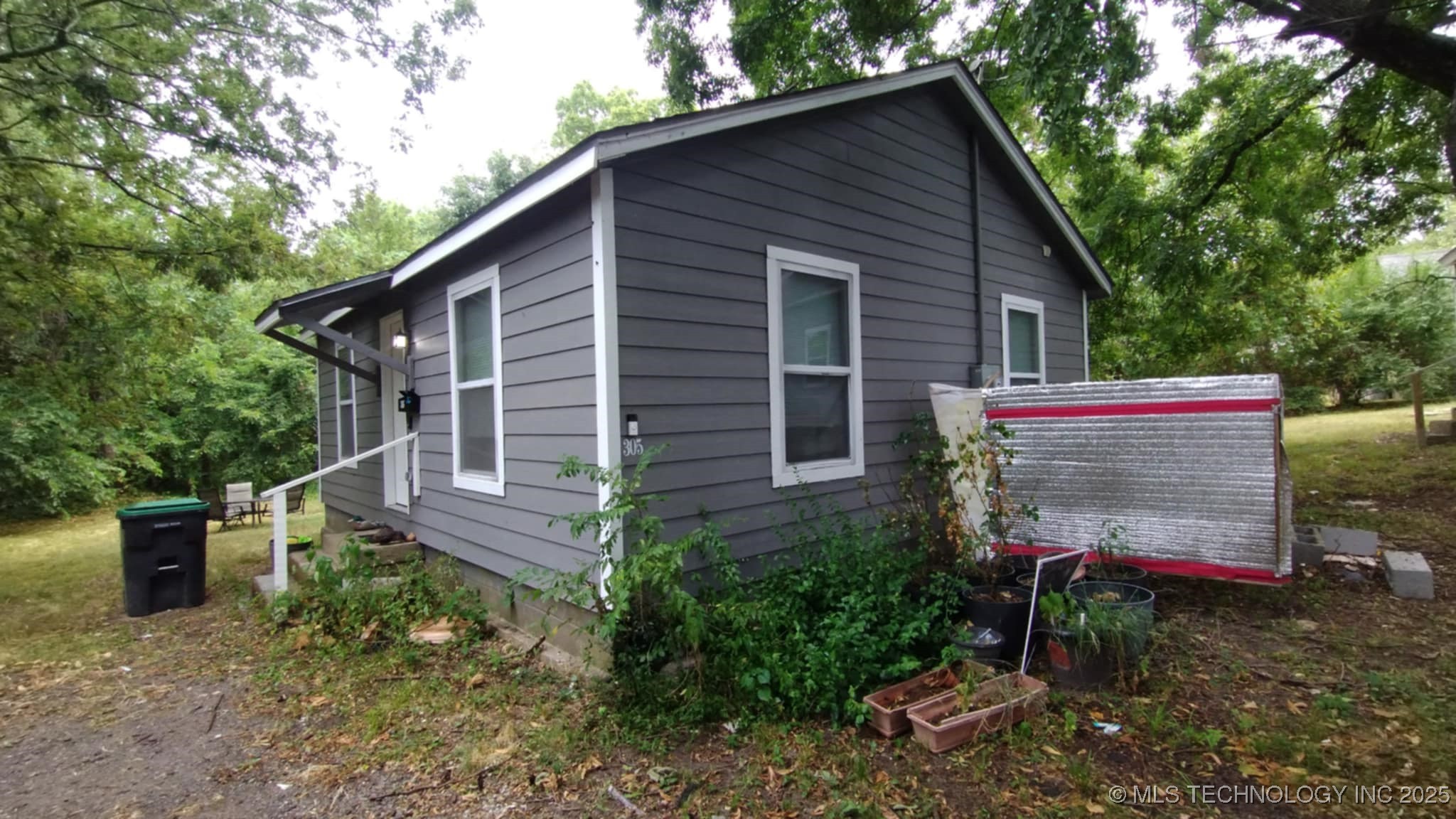 303 S Bluff Property Photo 18