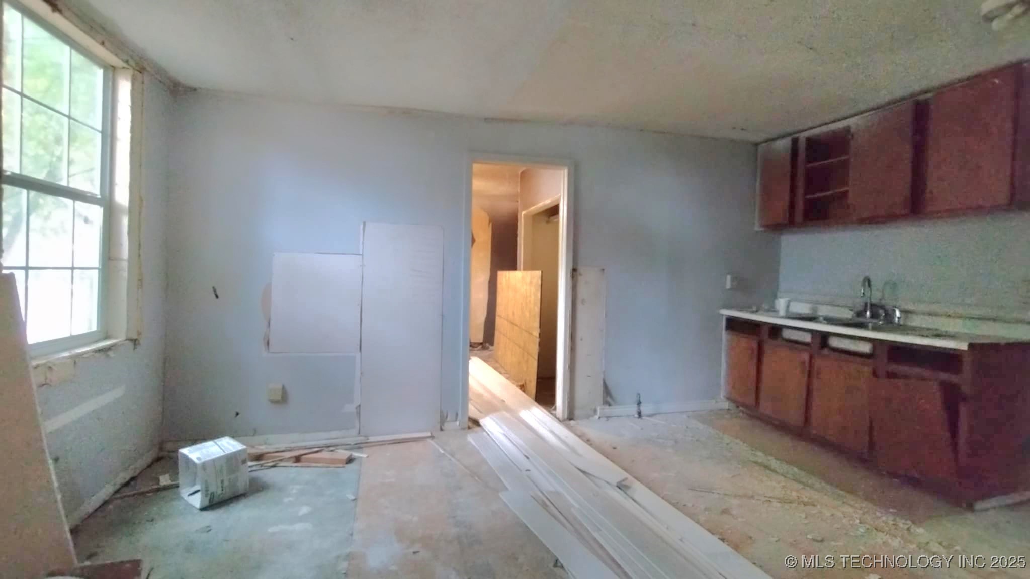 303 S Bluff Property Photo 33