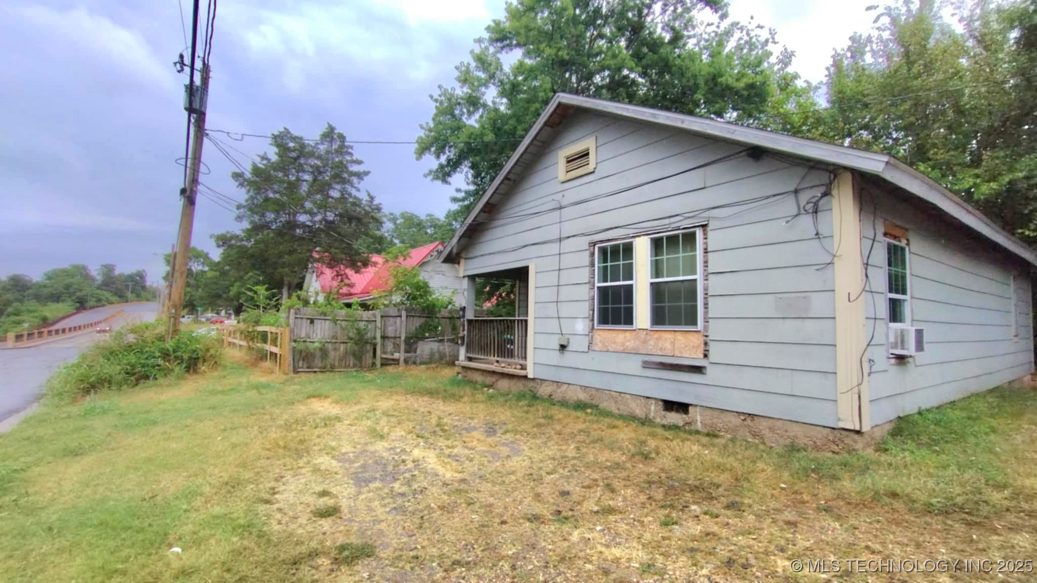 303 S Bluff Property Photo 49