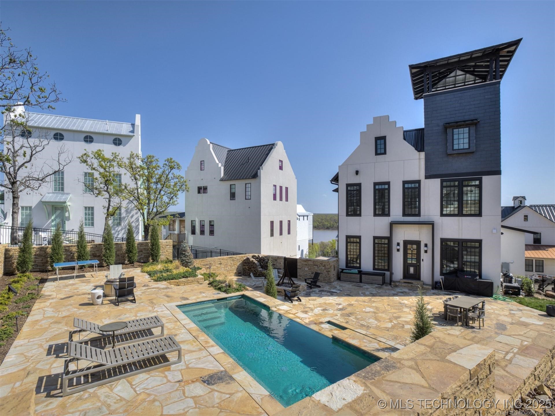 107 Lower Green Way Property Photo 3