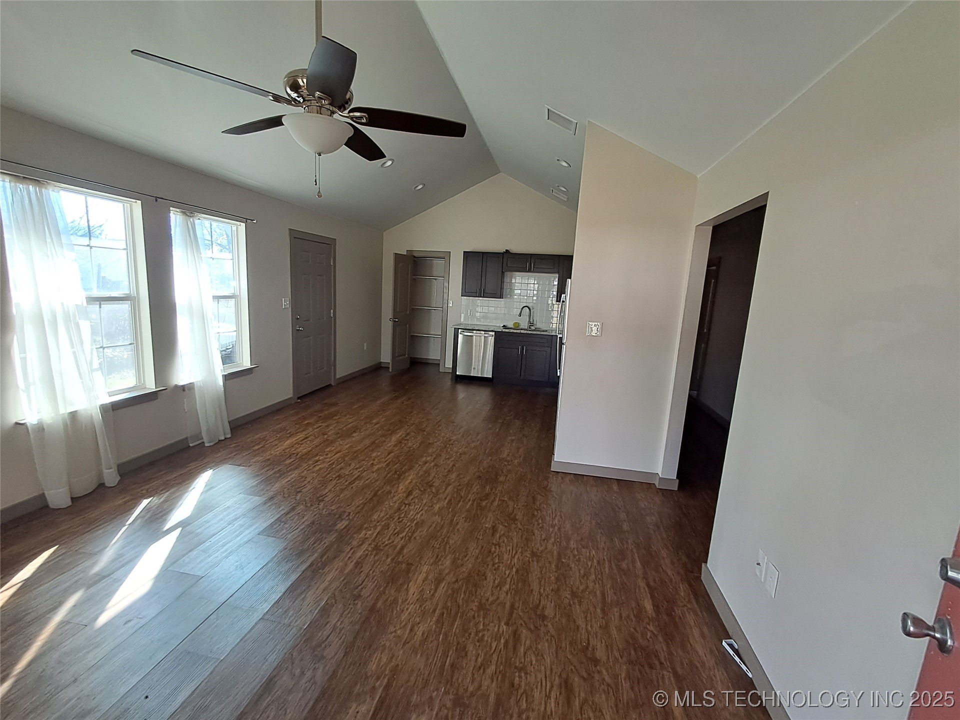 210 9th Se Property Photo 10