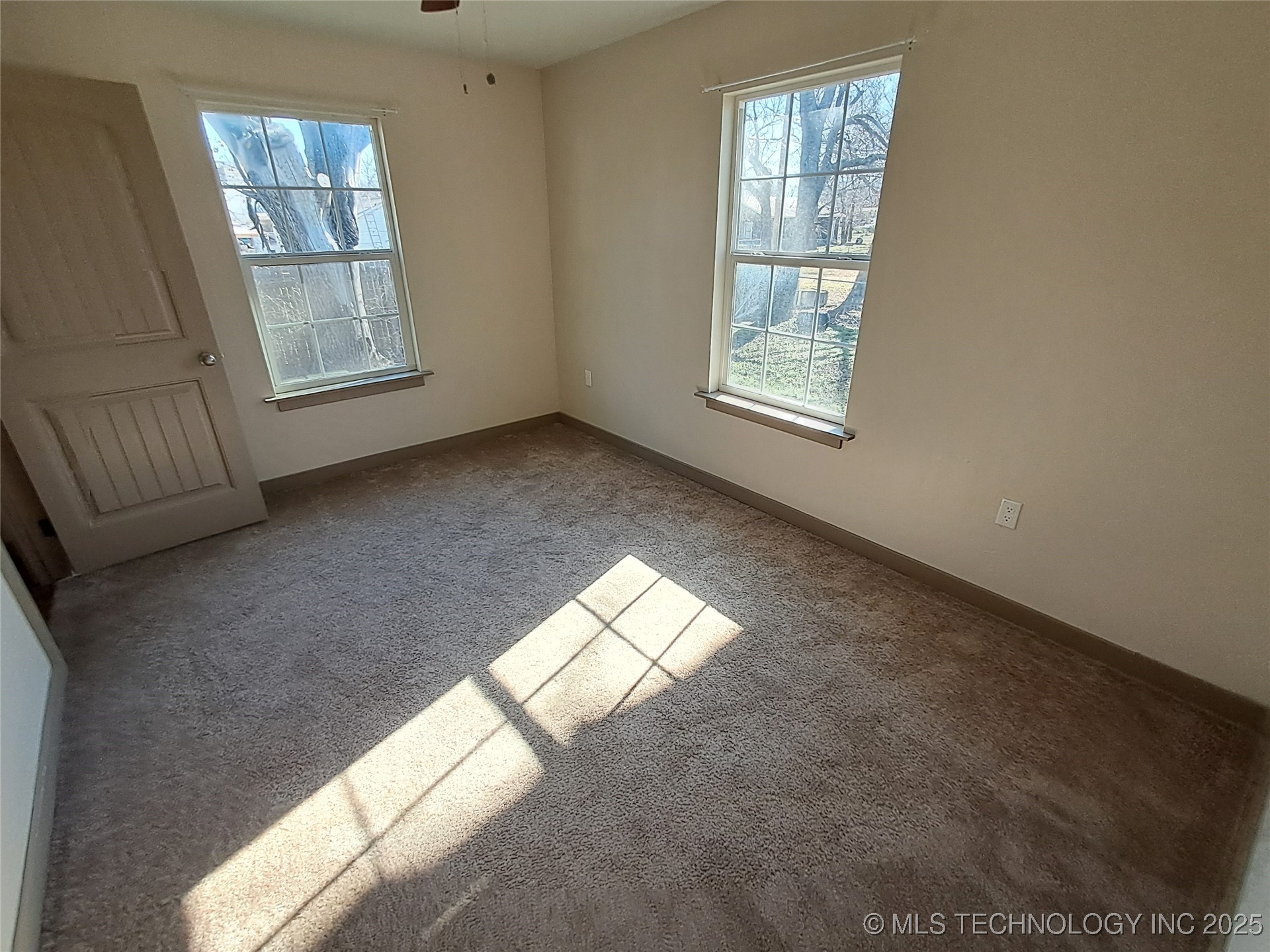 210 9th Se Property Photo 12