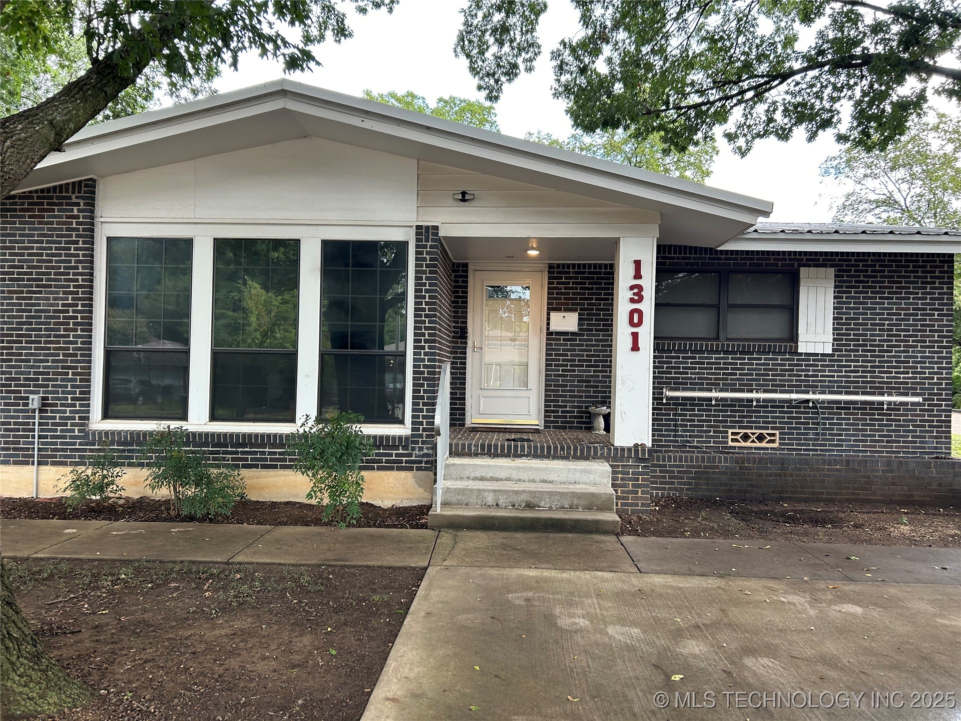 1301 3rd Avenue SW Property Photo 1