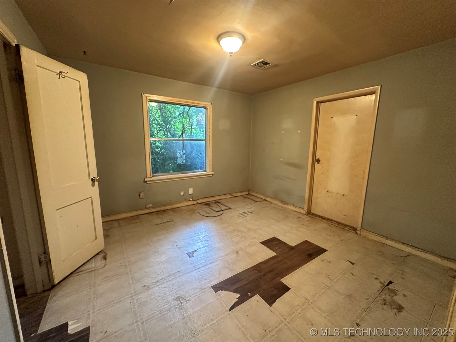 28 S Toledo Avenue Property Photo 12