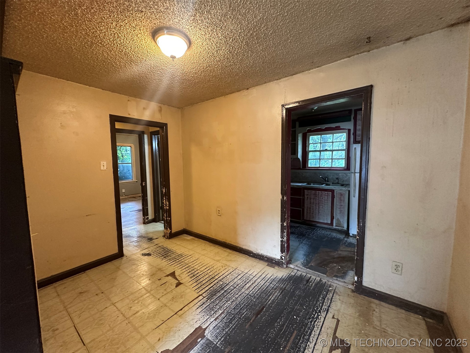 28 S Toledo Avenue Property Photo 17