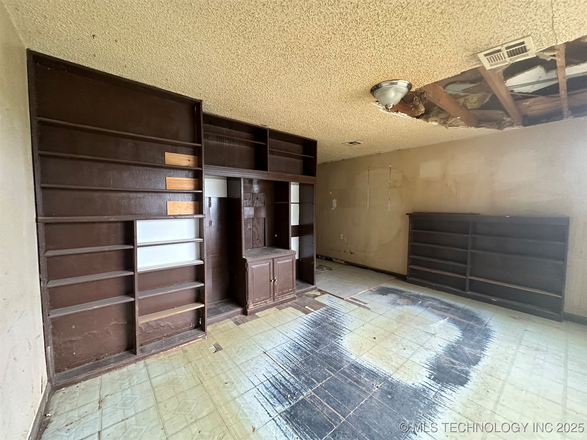 28 S Toledo Avenue Property Photo 25