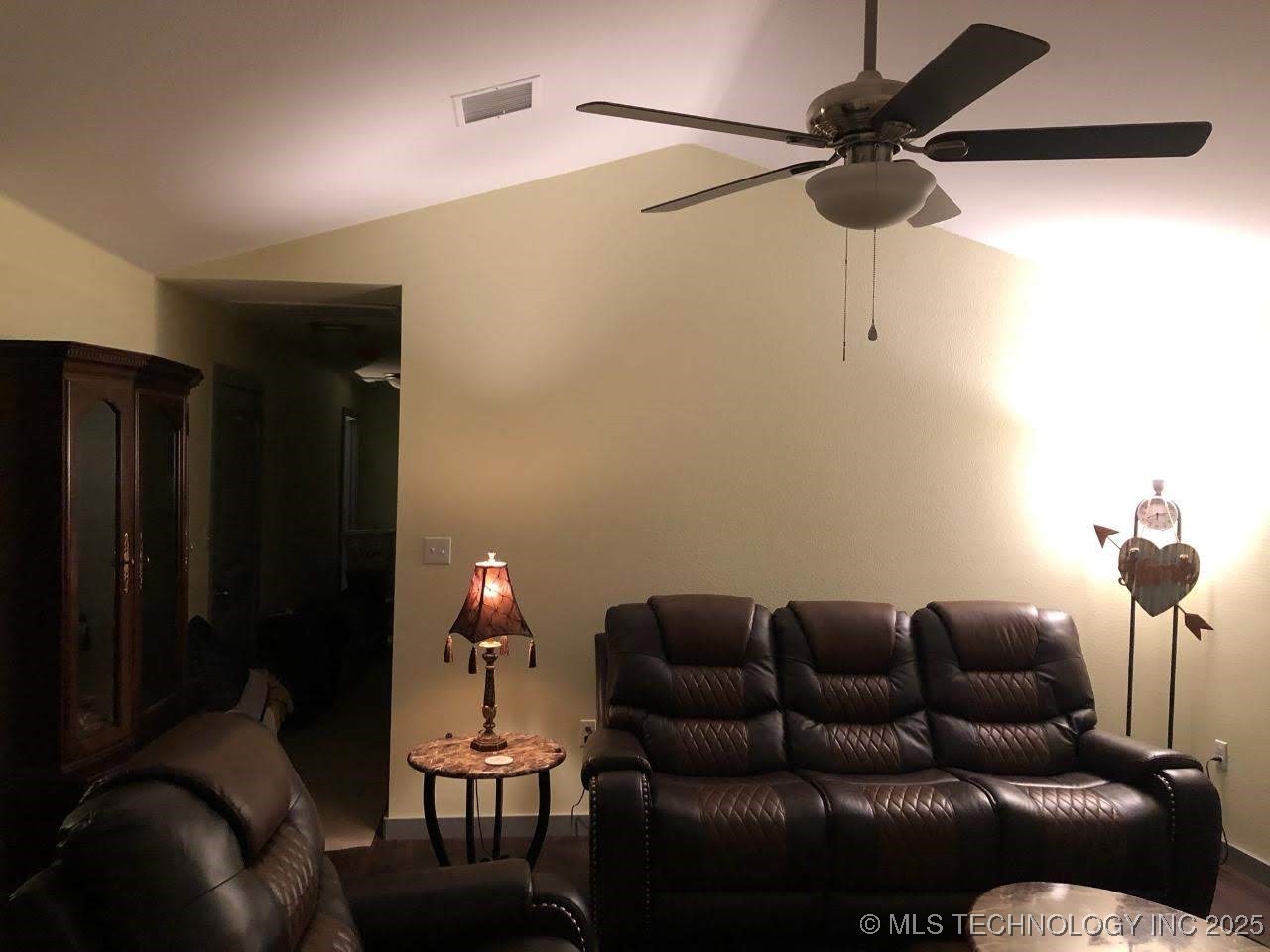 837 C Se Property Photo 7