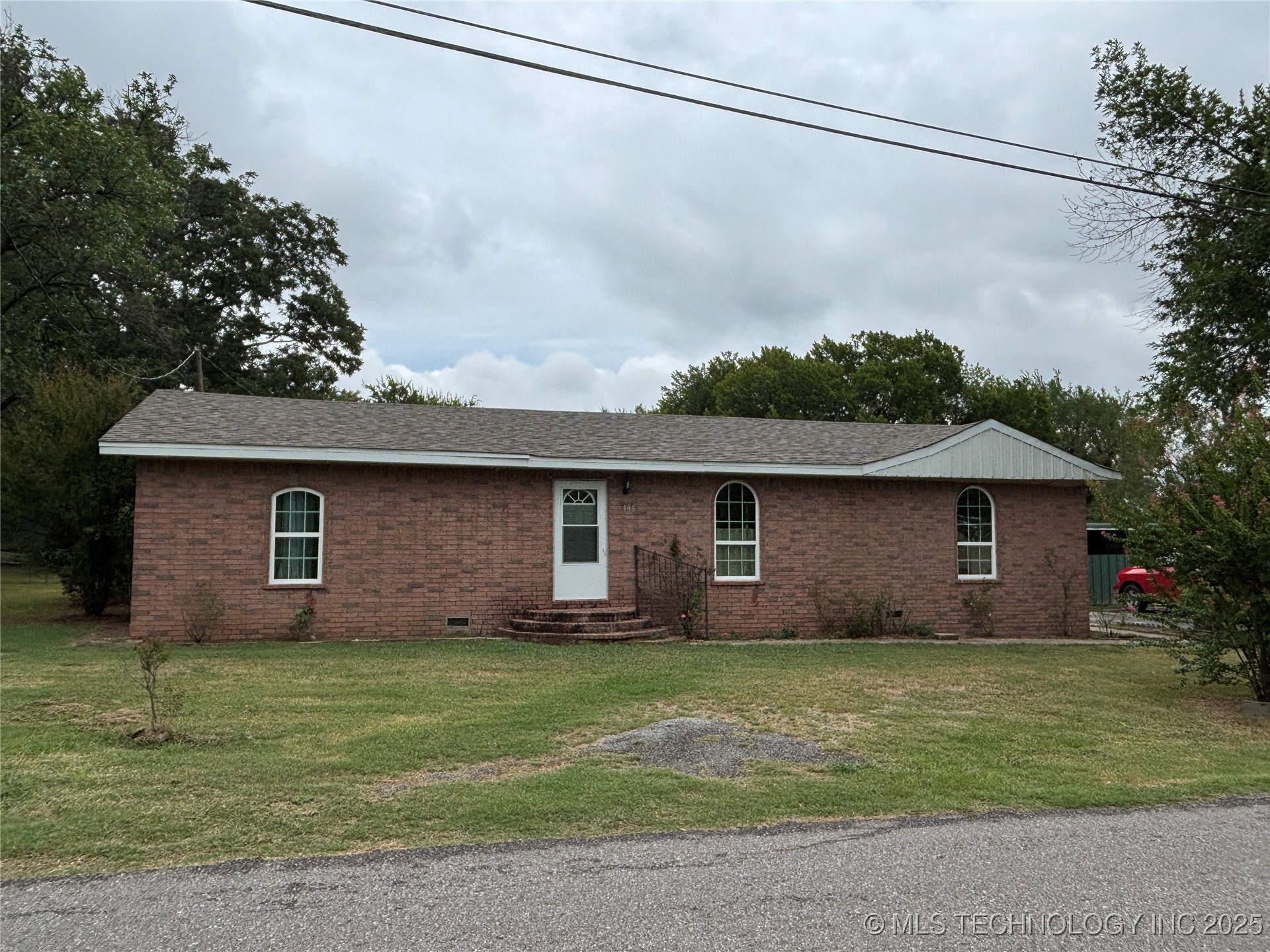 108 W Bryan Avenue Property Photo 1