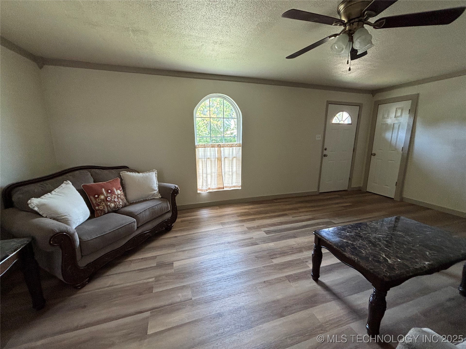 108 W Bryan Avenue Property Photo 15