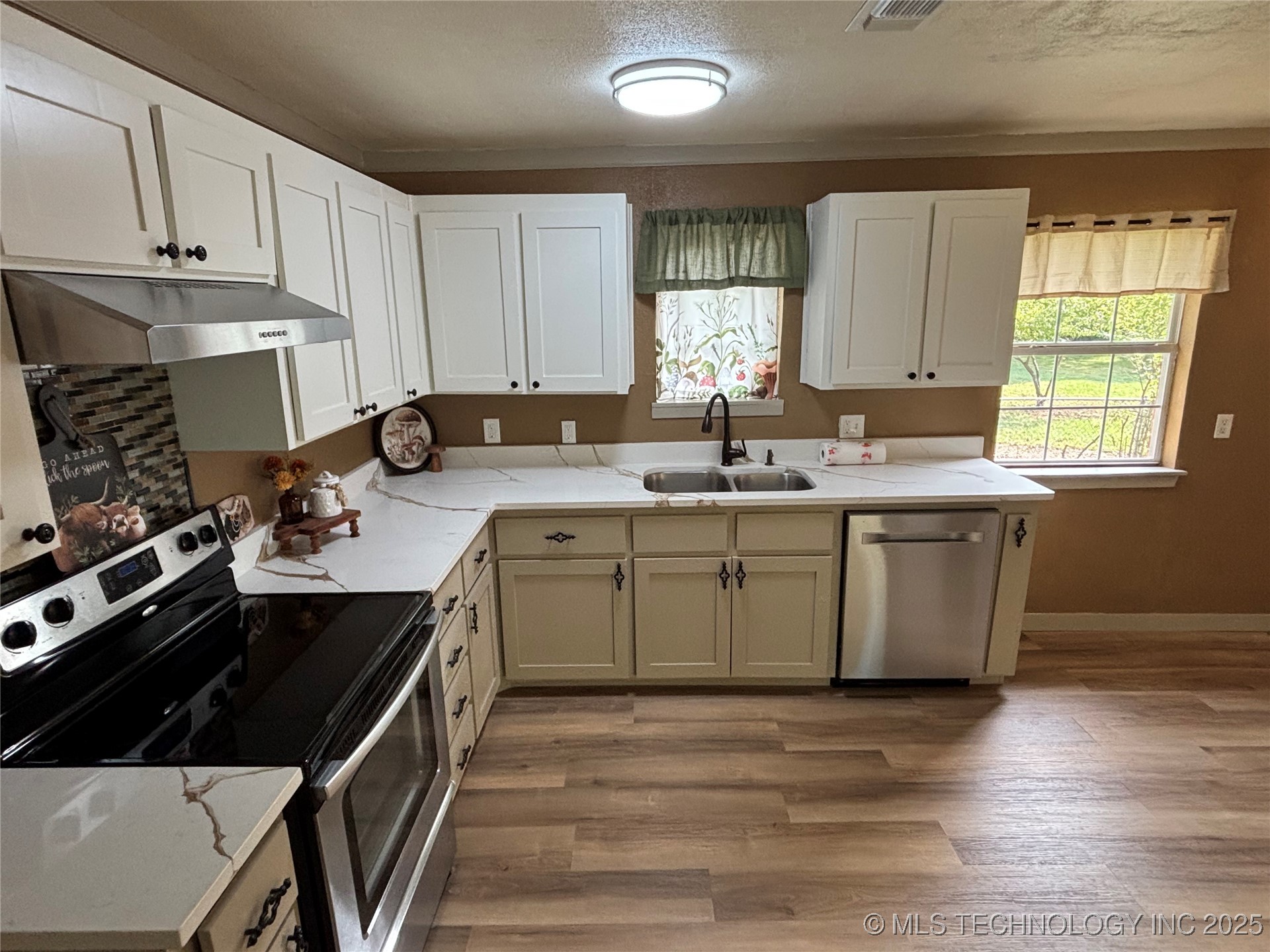 108 W Bryan Avenue Property Photo 18