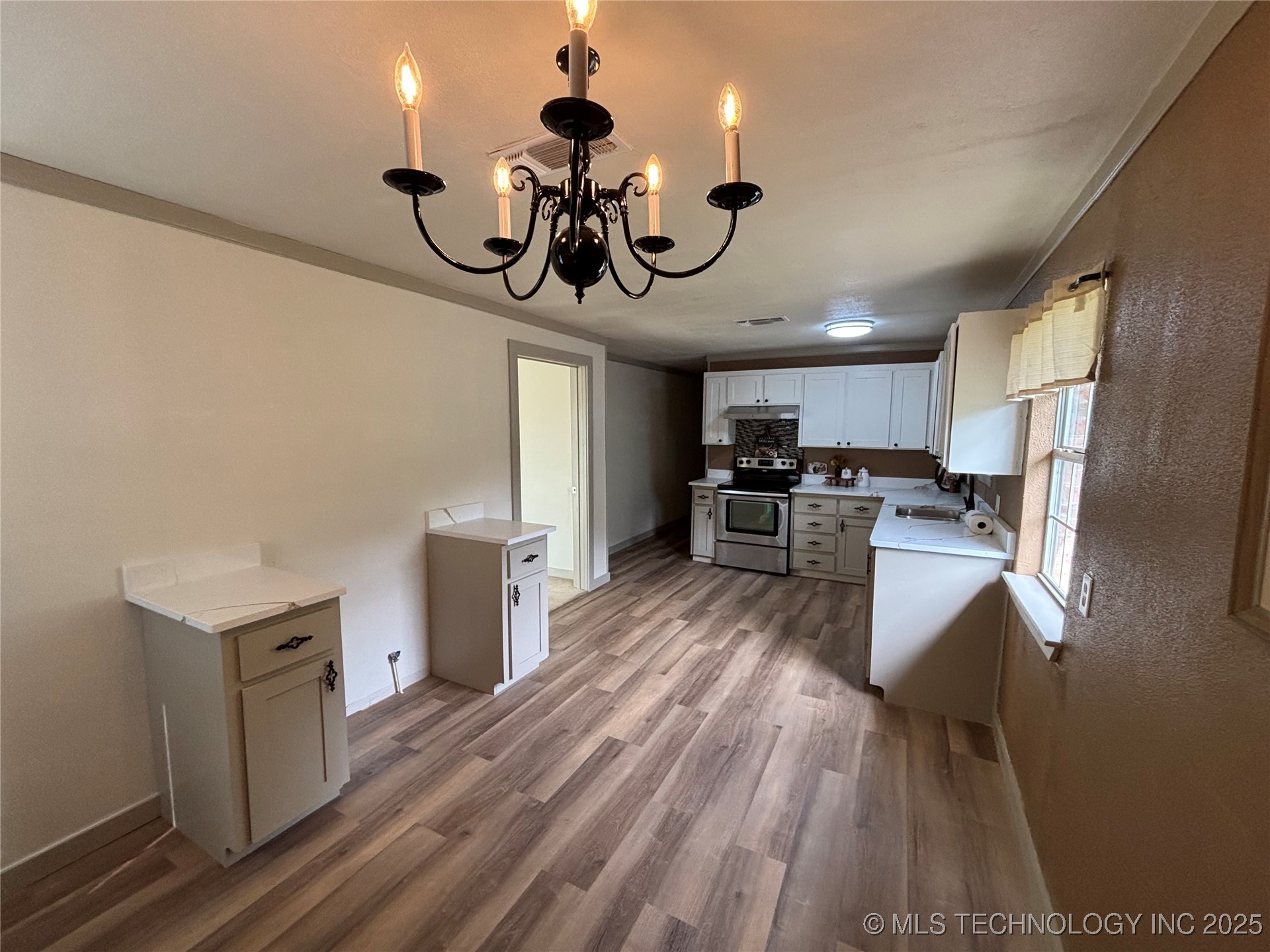 108 W Bryan Avenue Property Photo 23