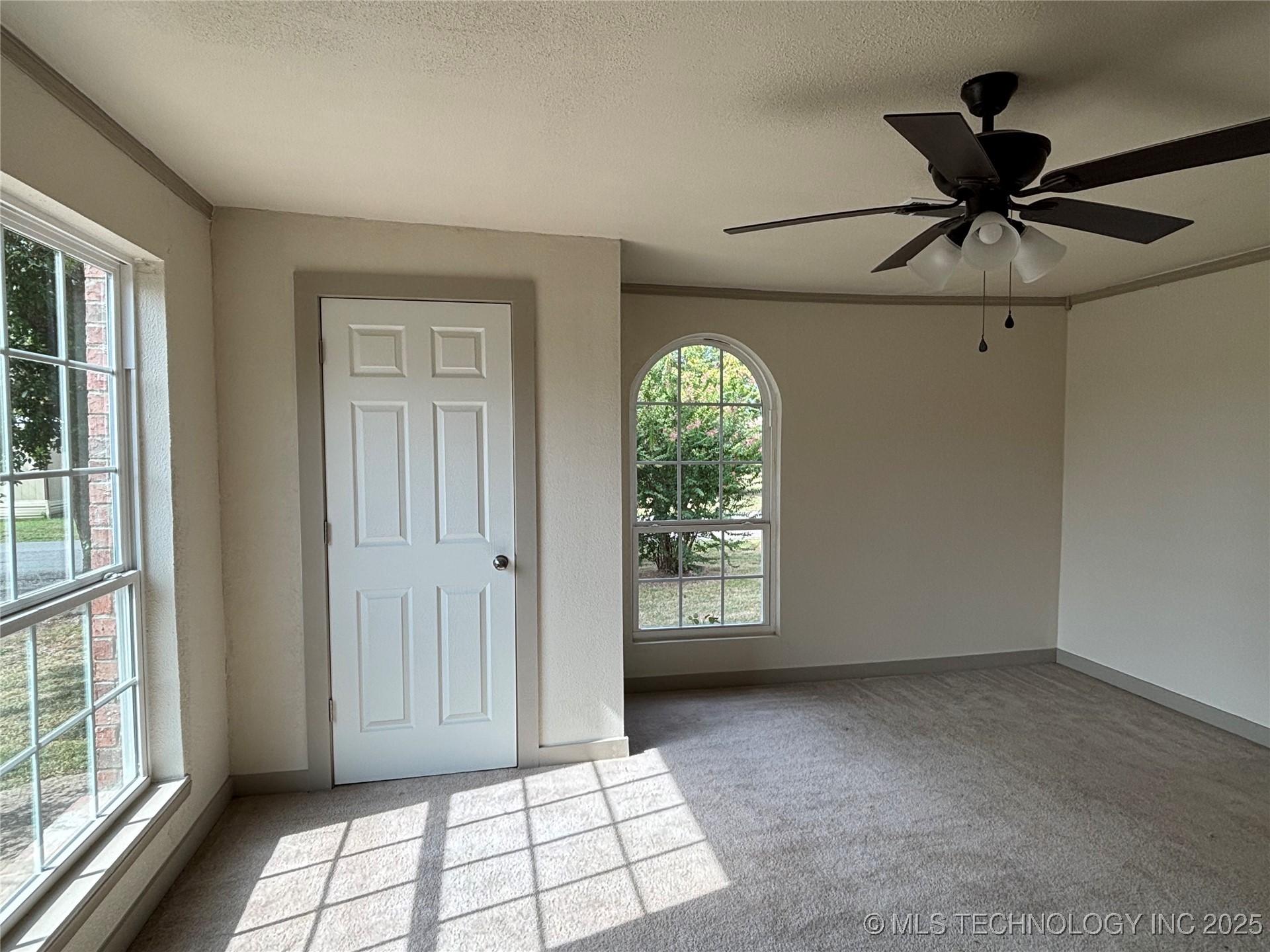 108 W Bryan Avenue Property Photo 24