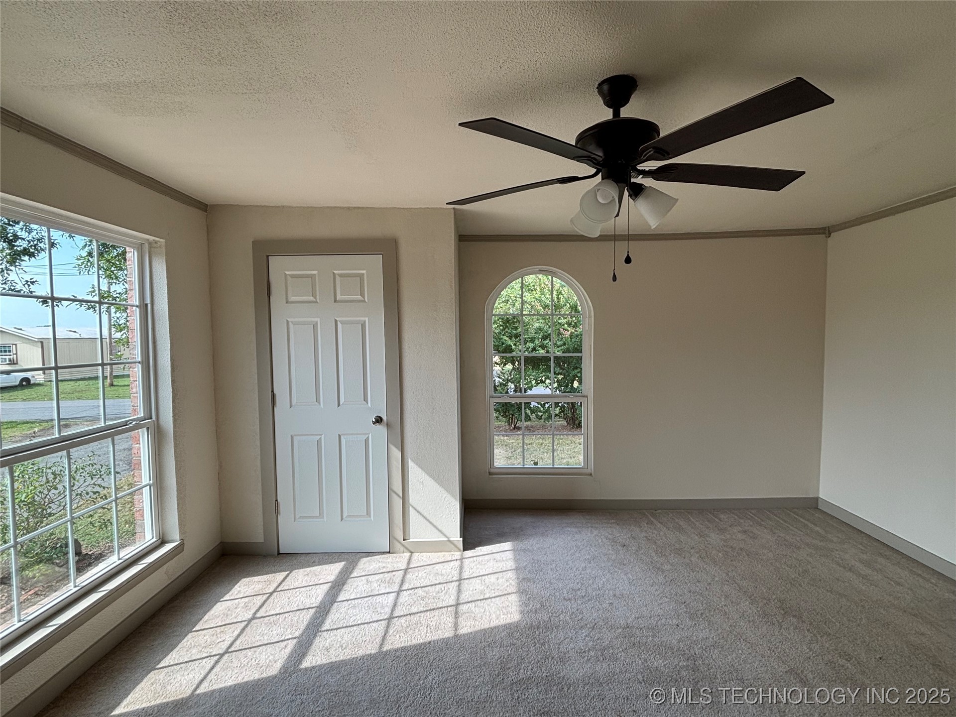 108 W Bryan Avenue Property Photo 25