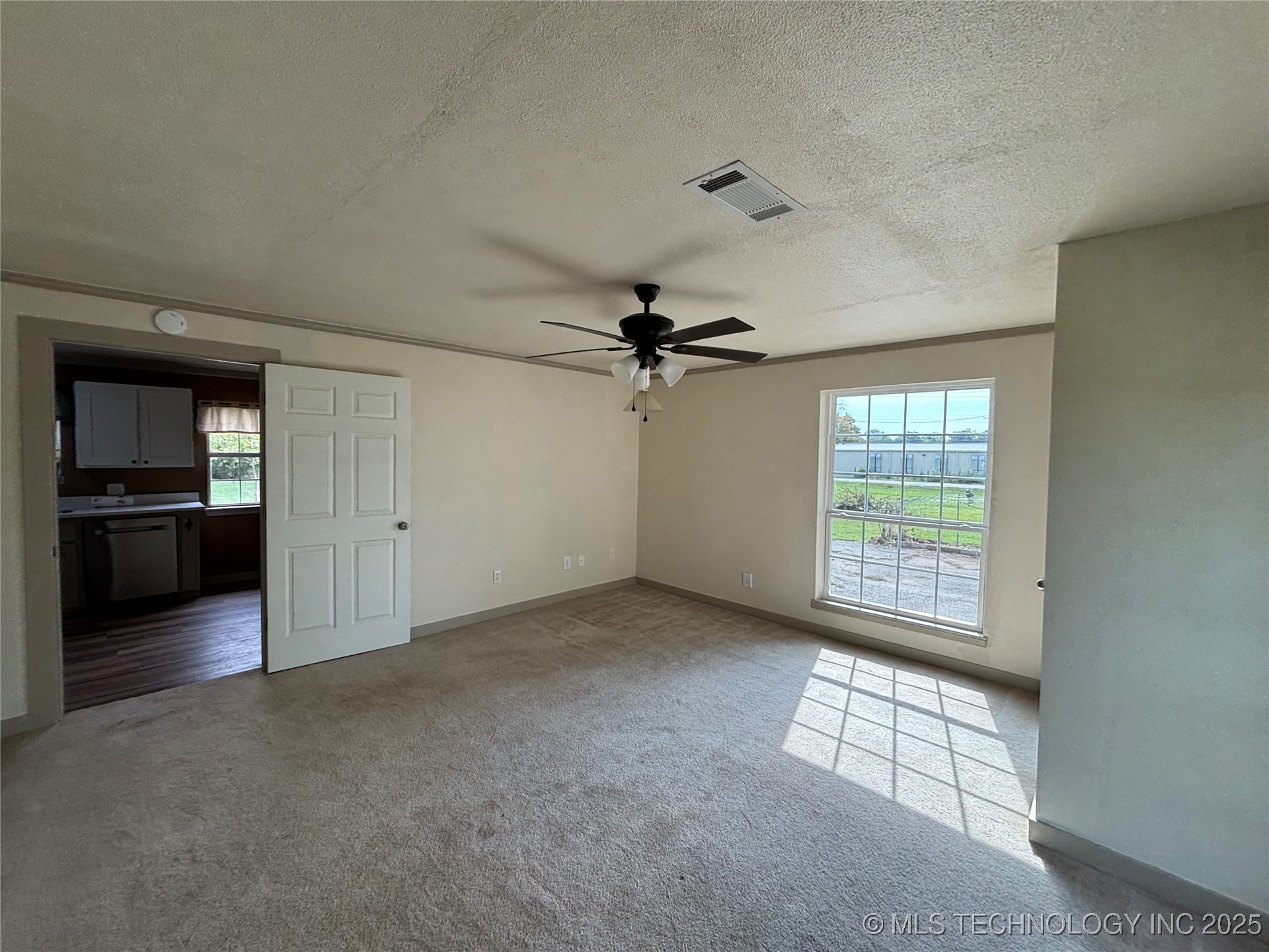 108 W Bryan Avenue Property Photo 26