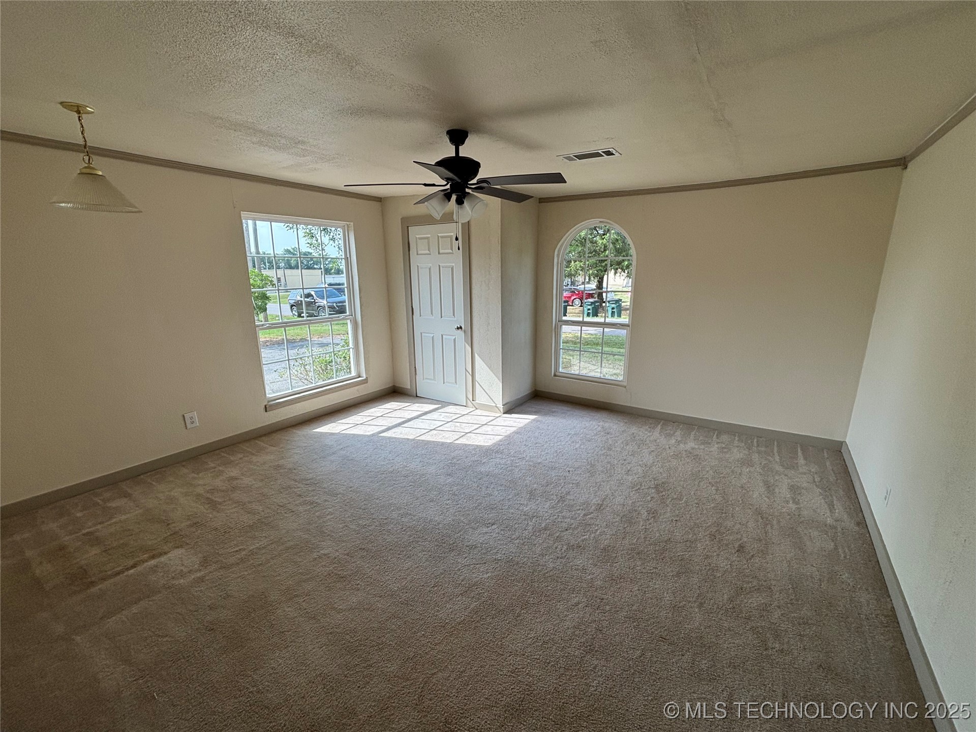 108 W Bryan Avenue Property Photo 27