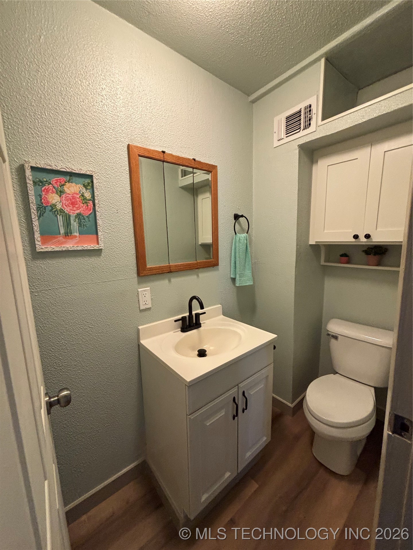 108 W Bryan Avenue Property Photo 35