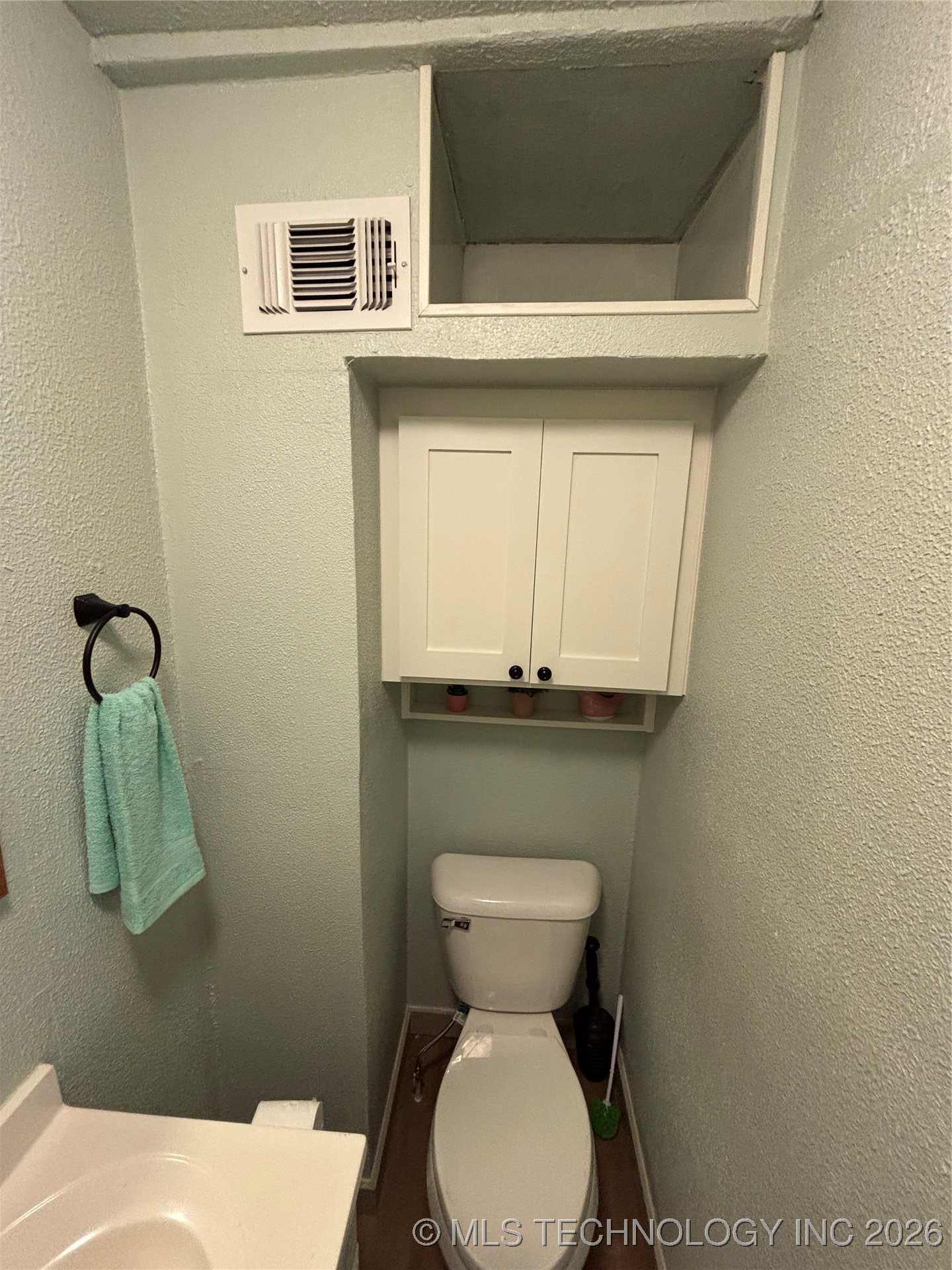 108 W Bryan Avenue Property Photo 36