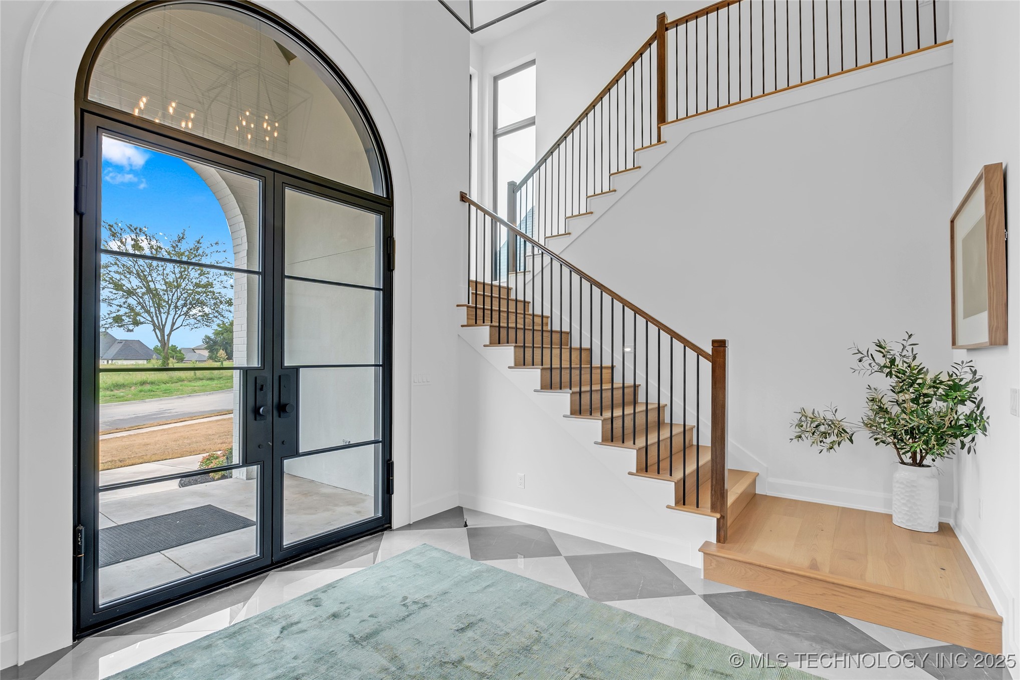 10604 S Holley Street Property Photo 8