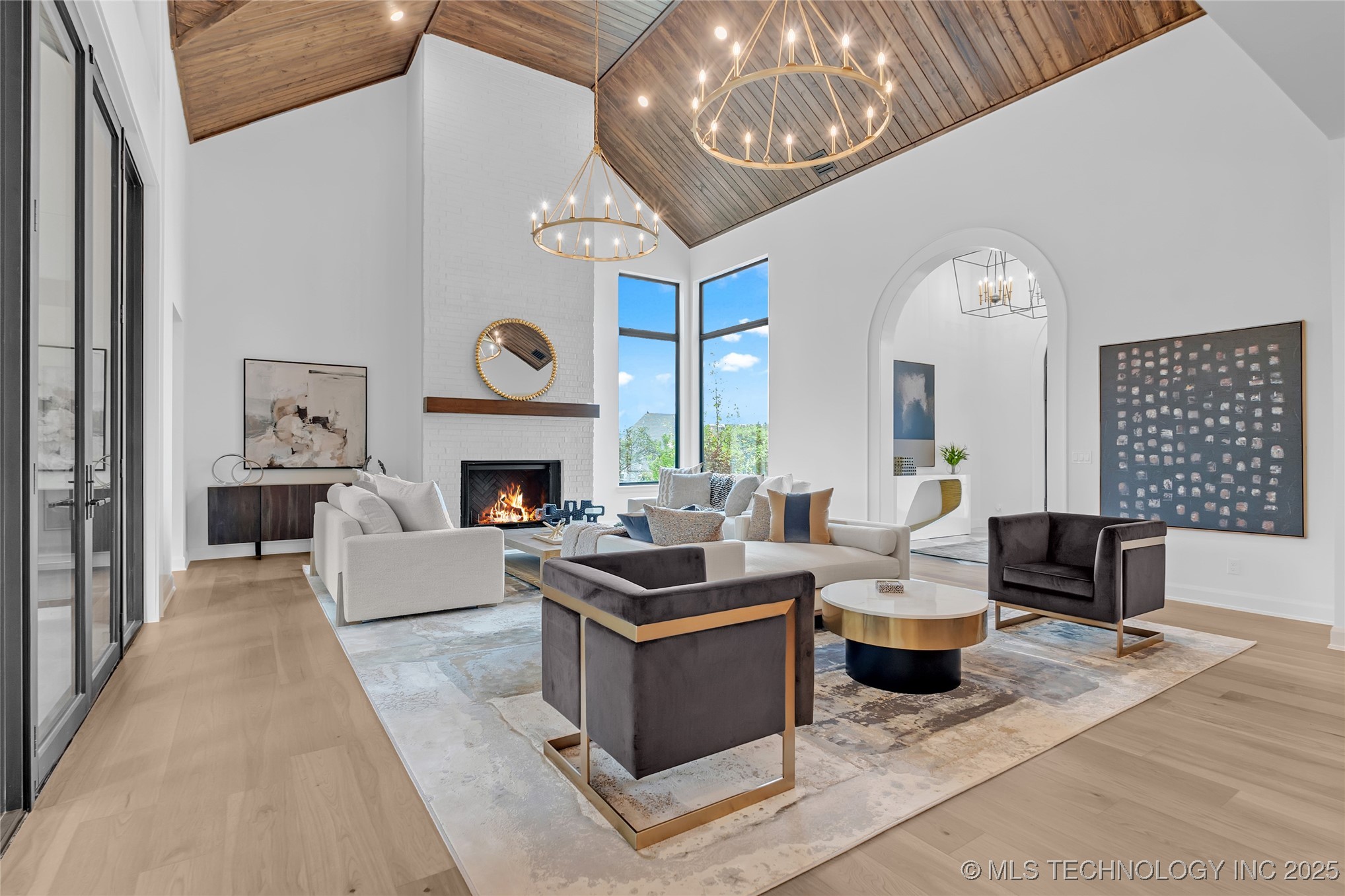 10604 S Holley Street Property Photo 11