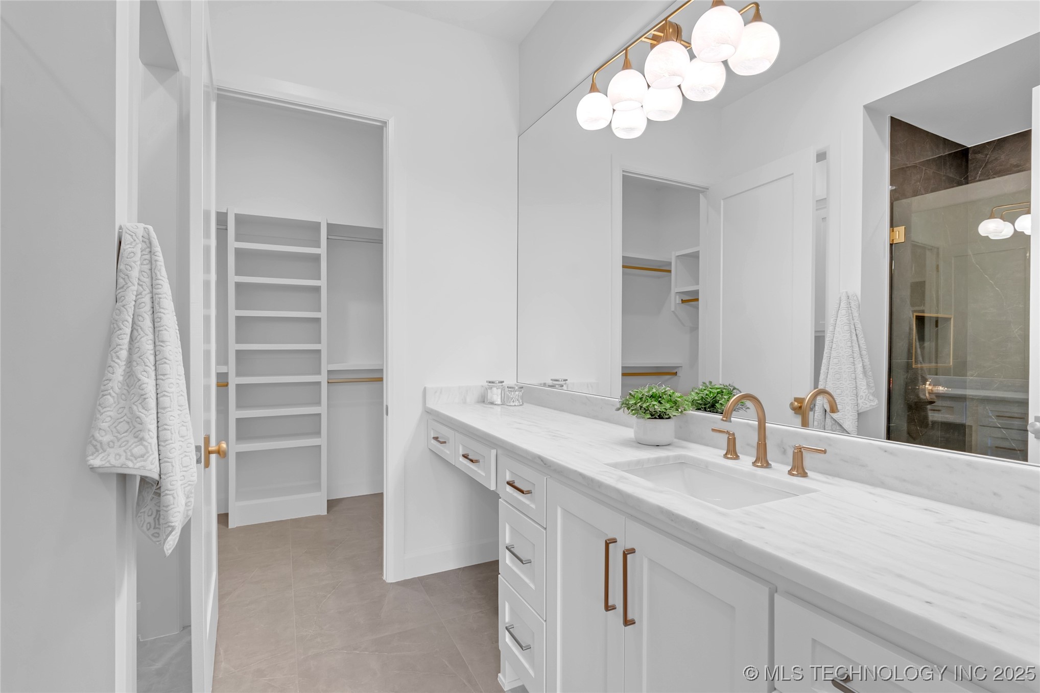 10604 S Holley Street Property Photo 46