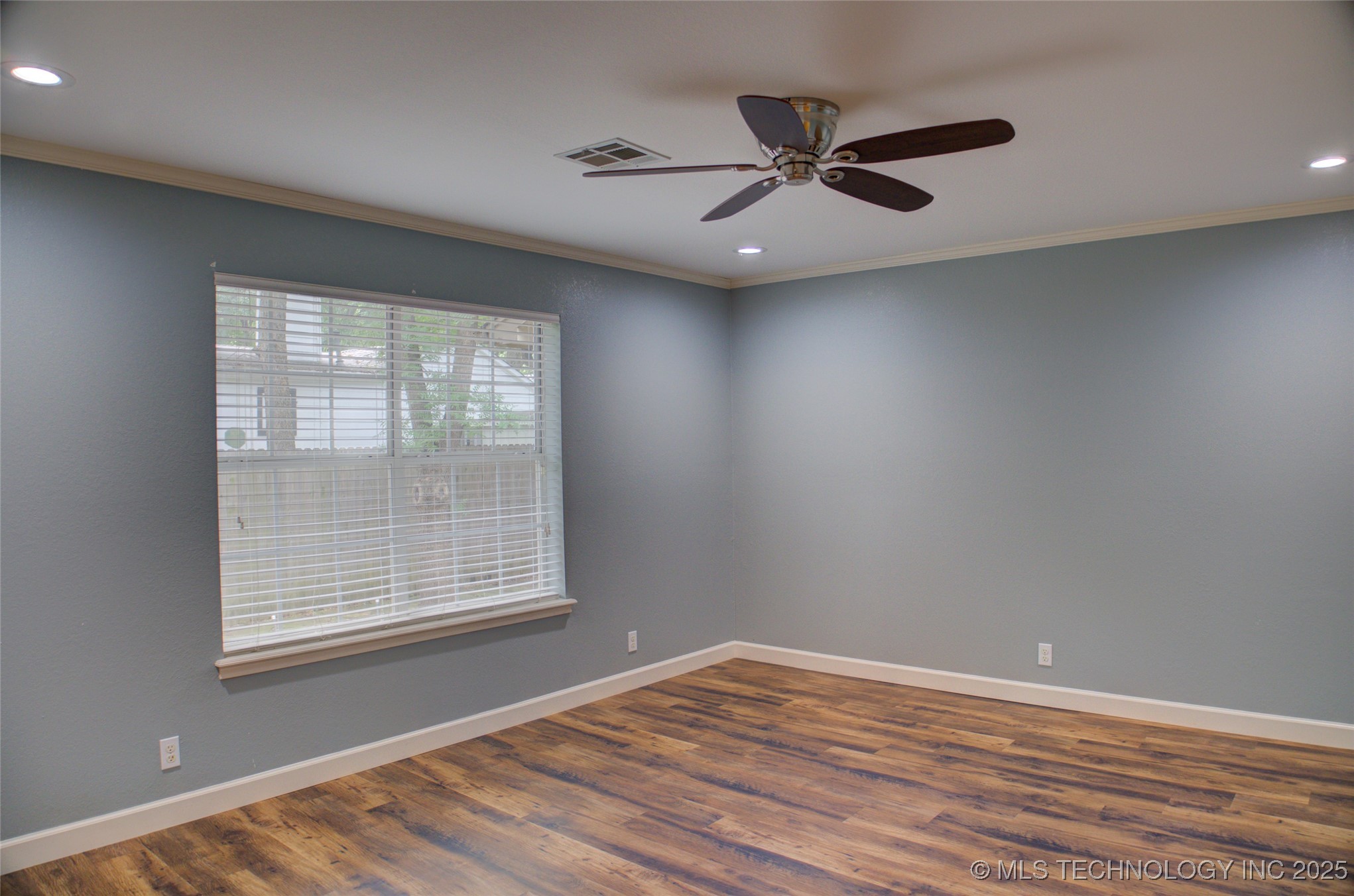 5512 S Columbia Court Property Photo 27