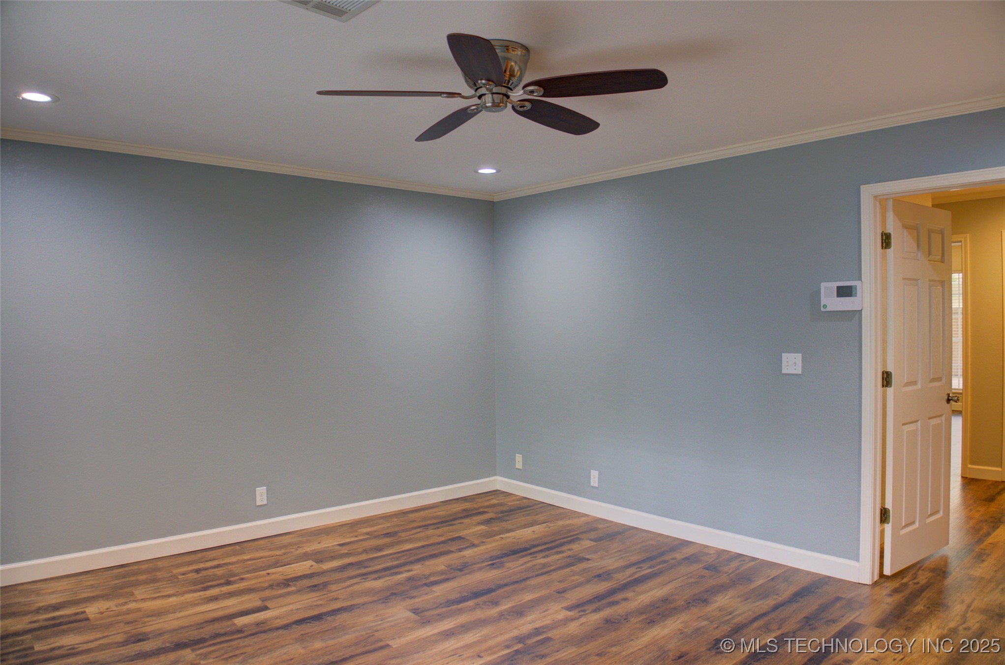 5512 S Columbia Court Property Photo 28