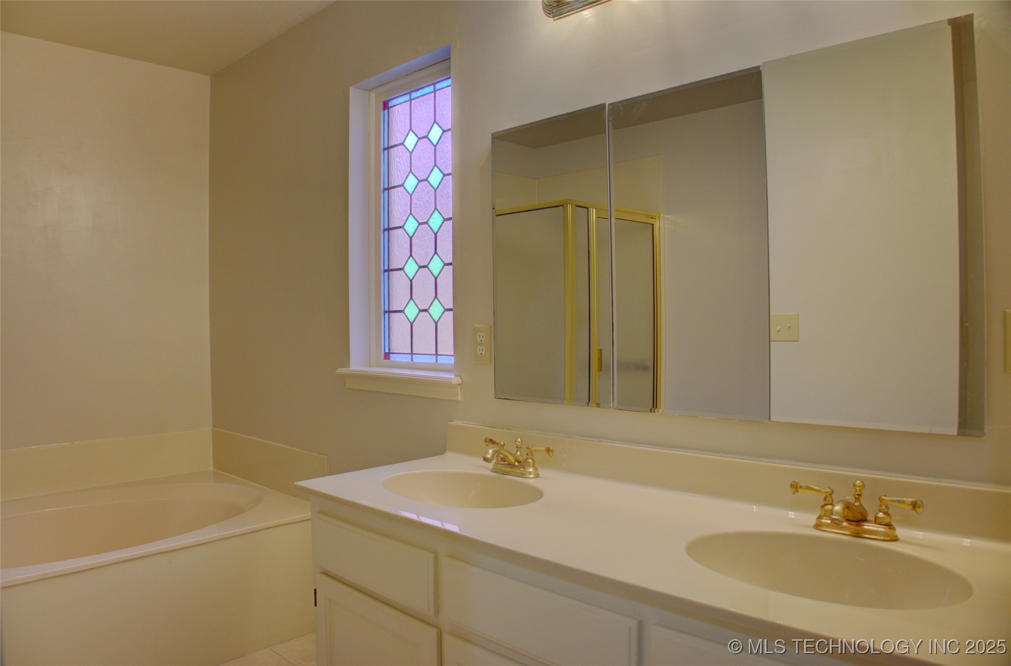 5512 S Columbia Court Property Photo 32