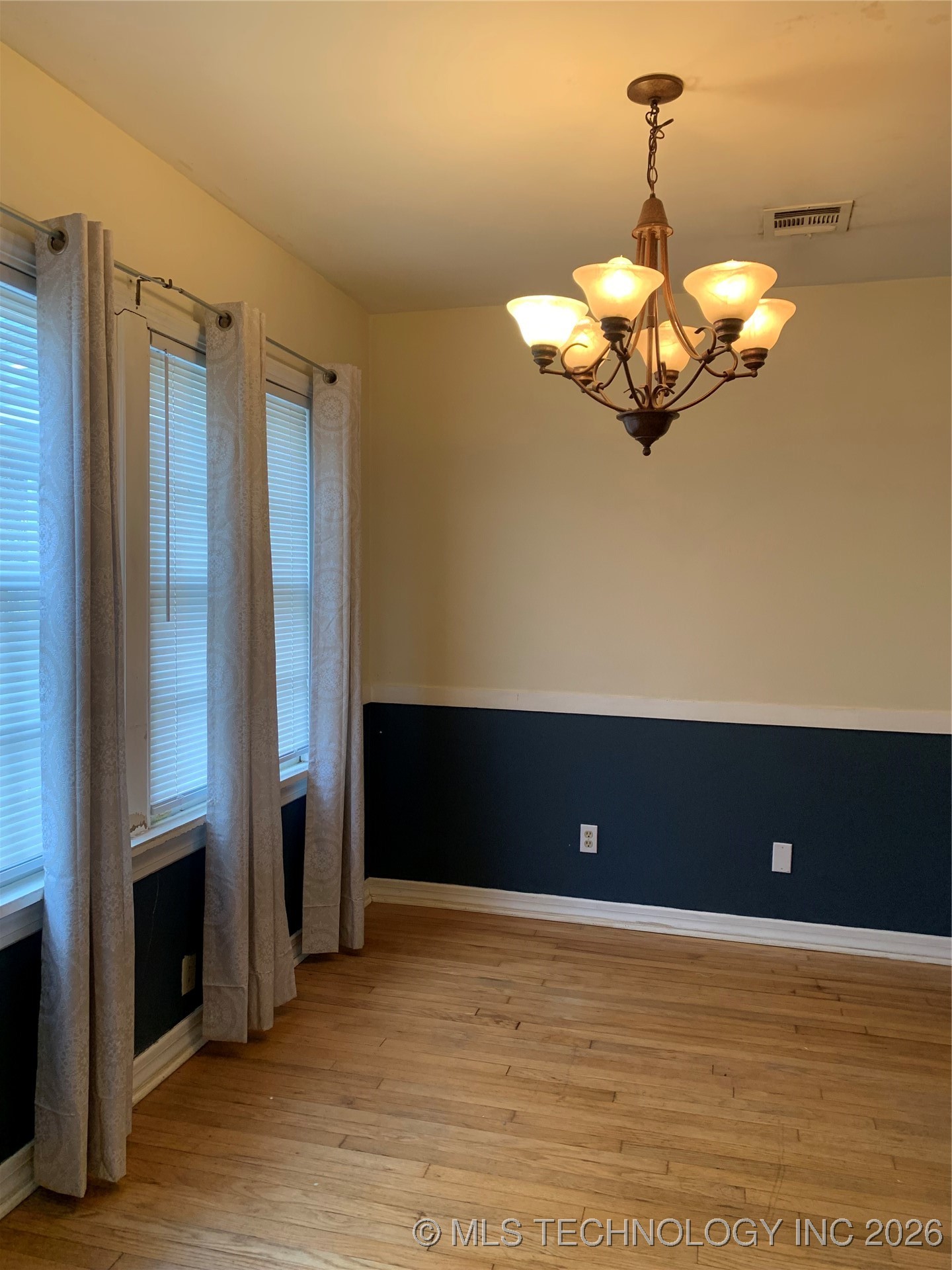 141 N College Avenue Property Photo 5